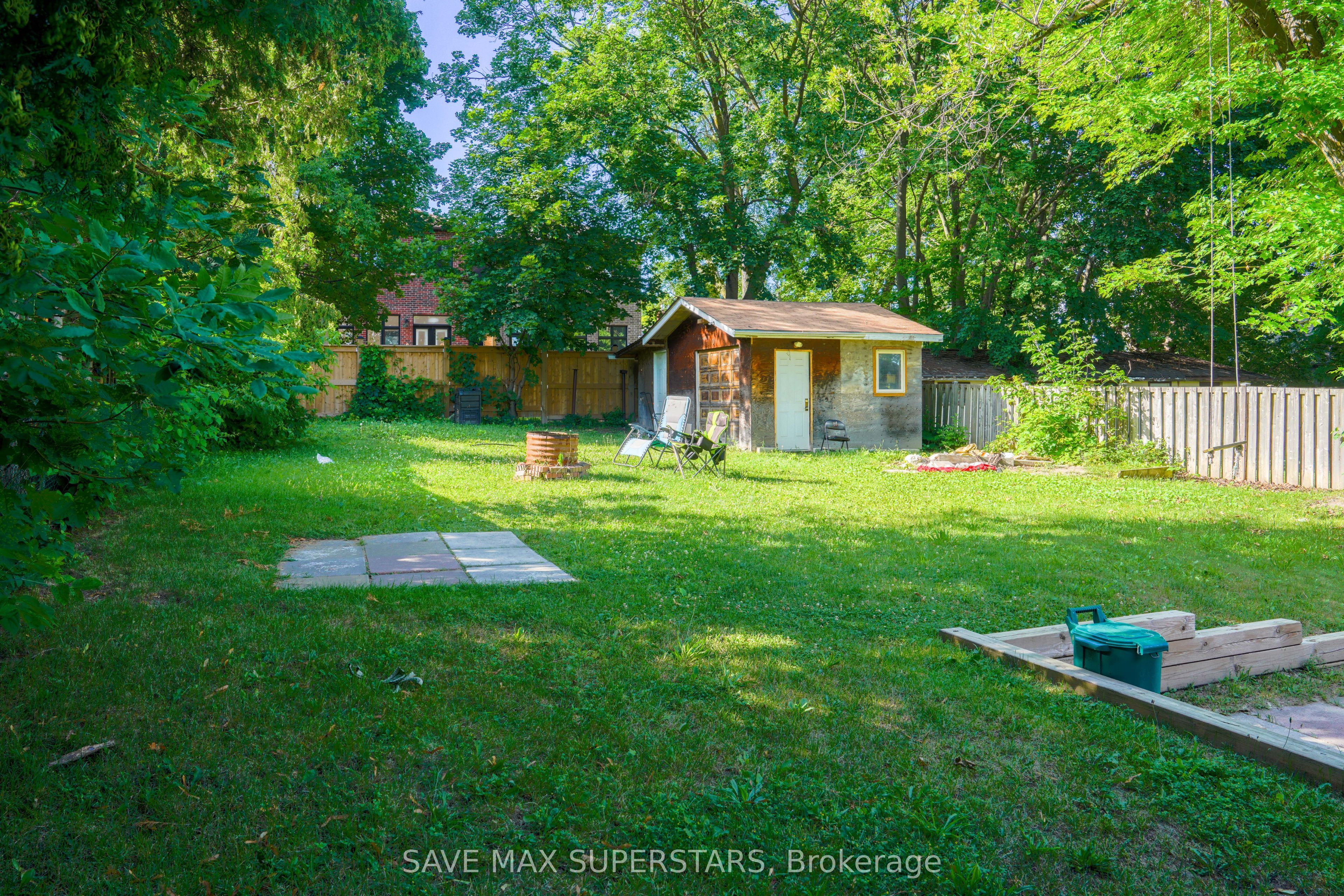 93 John Street E Property Photo 15