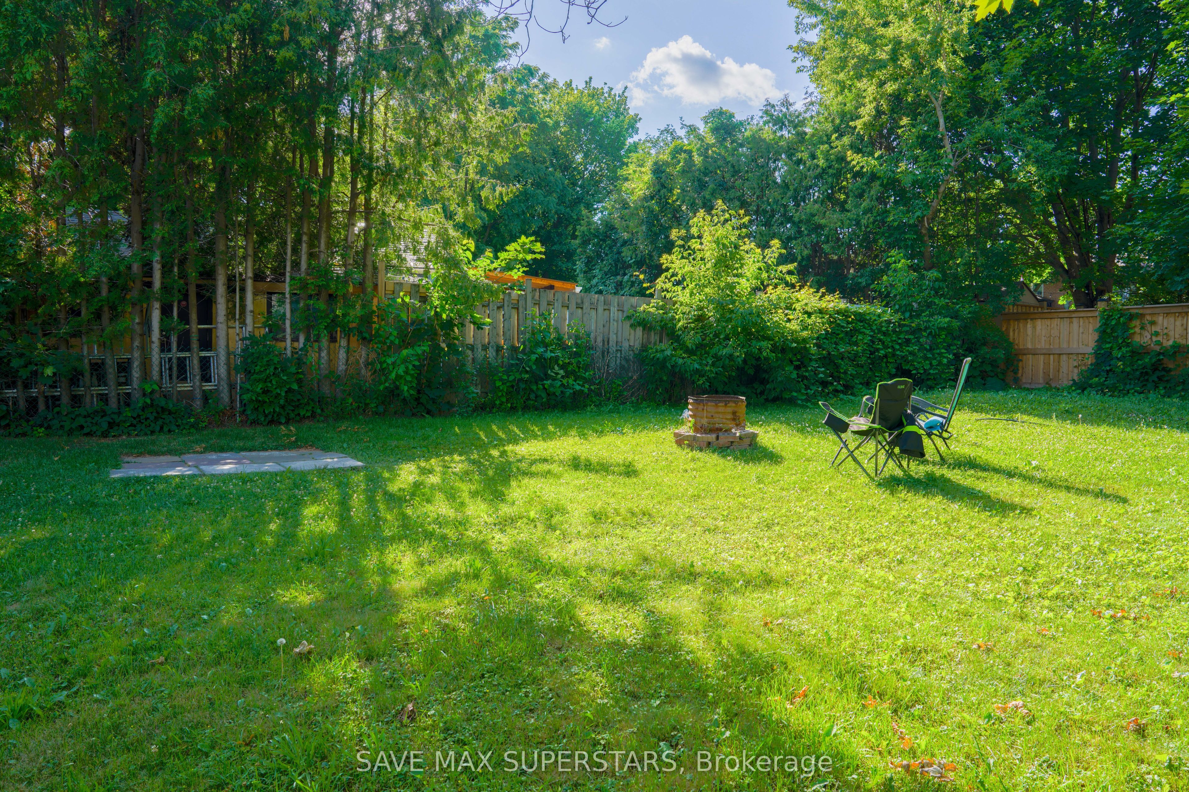93 John Street E Property Photo 16