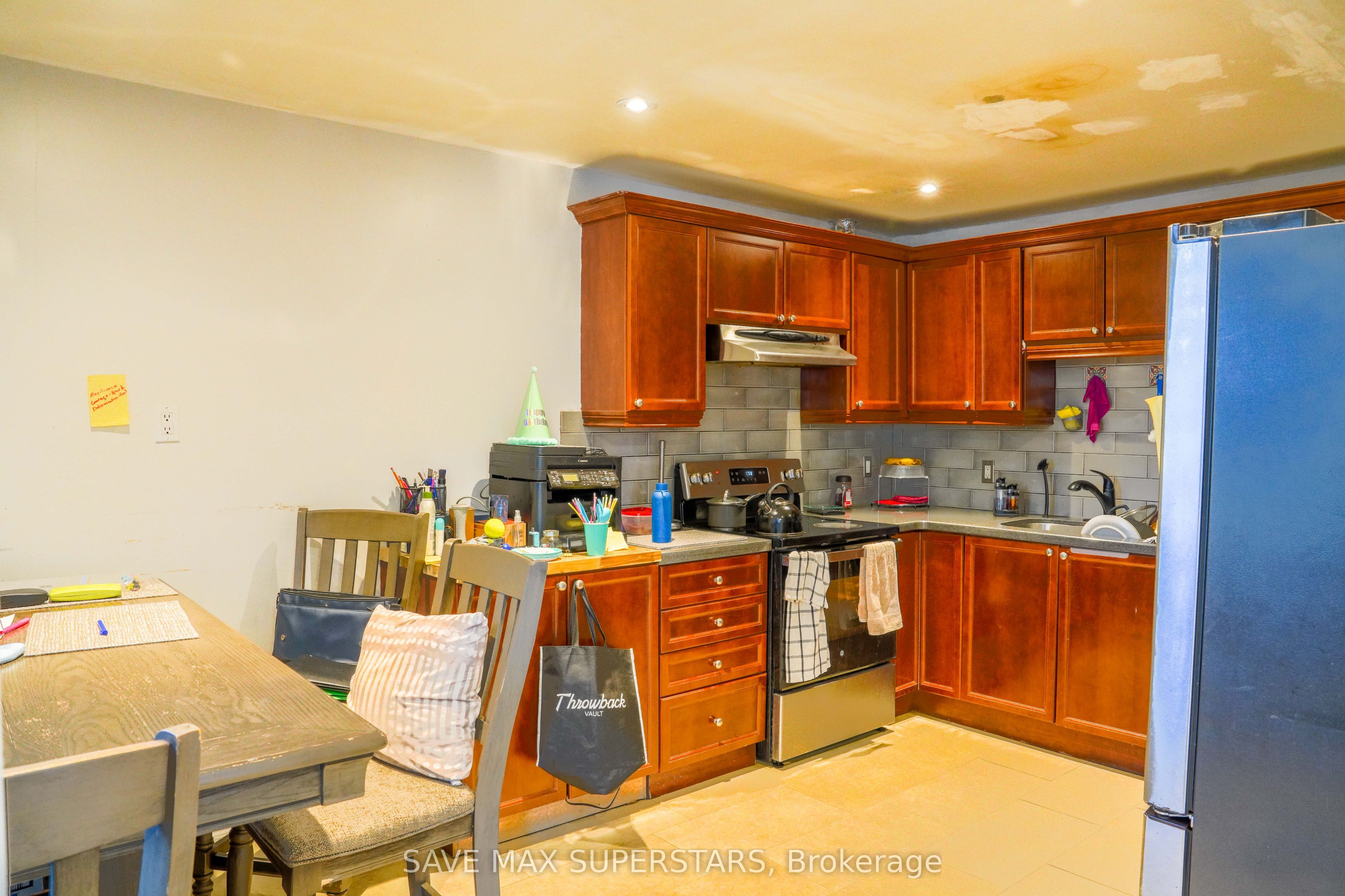 93 John Street E Property Photo 21