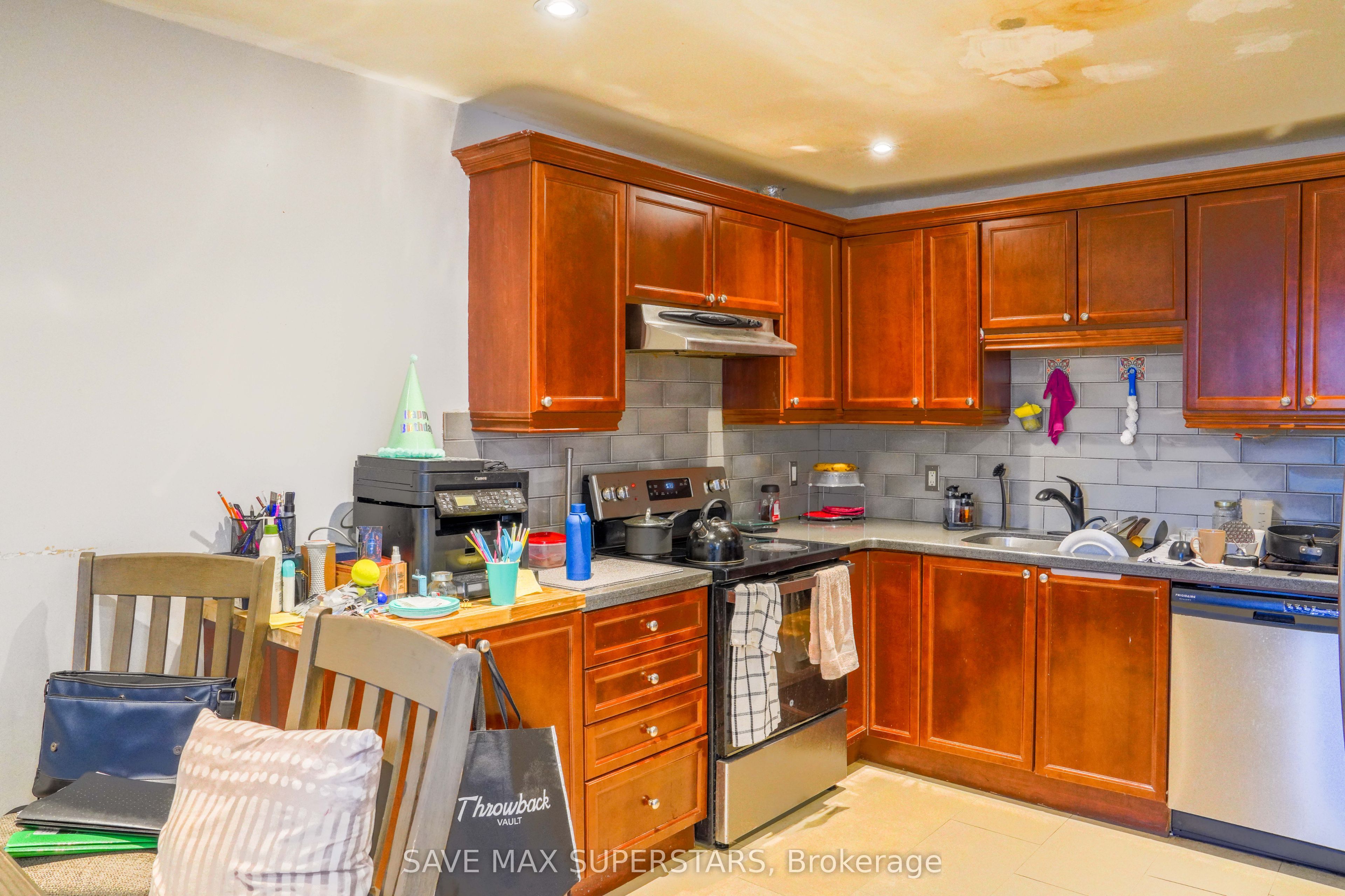 93 John Street E Property Photo 22