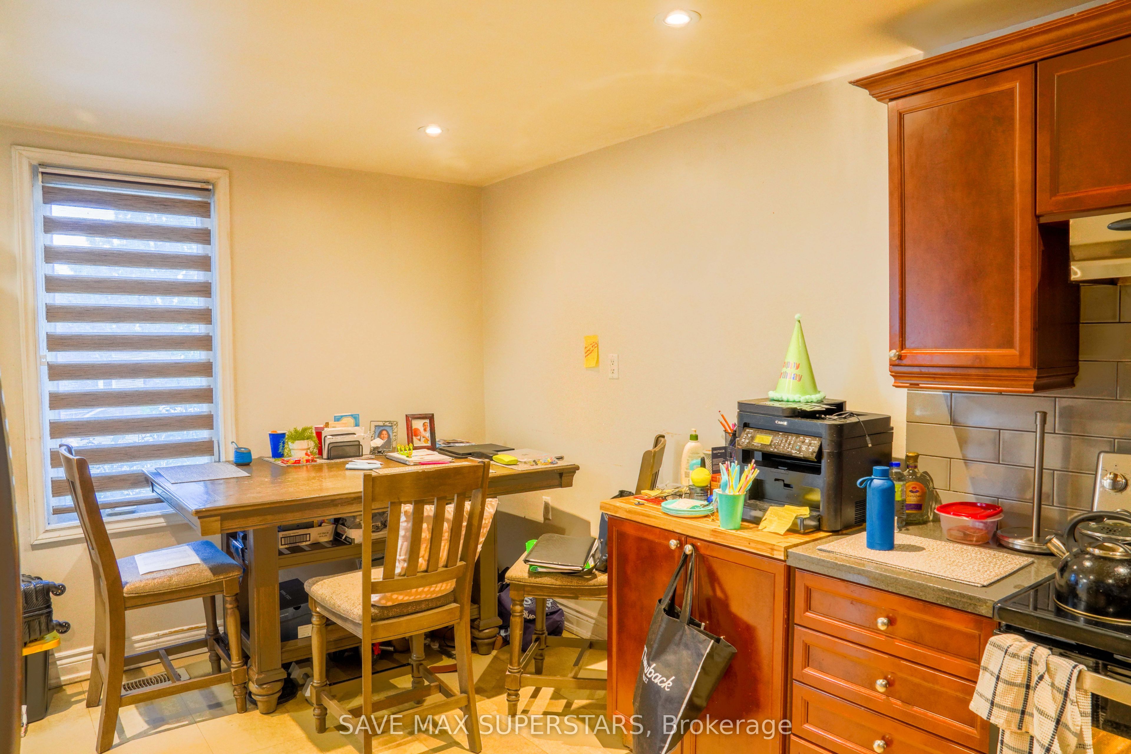 93 John Street E Property Photo 23