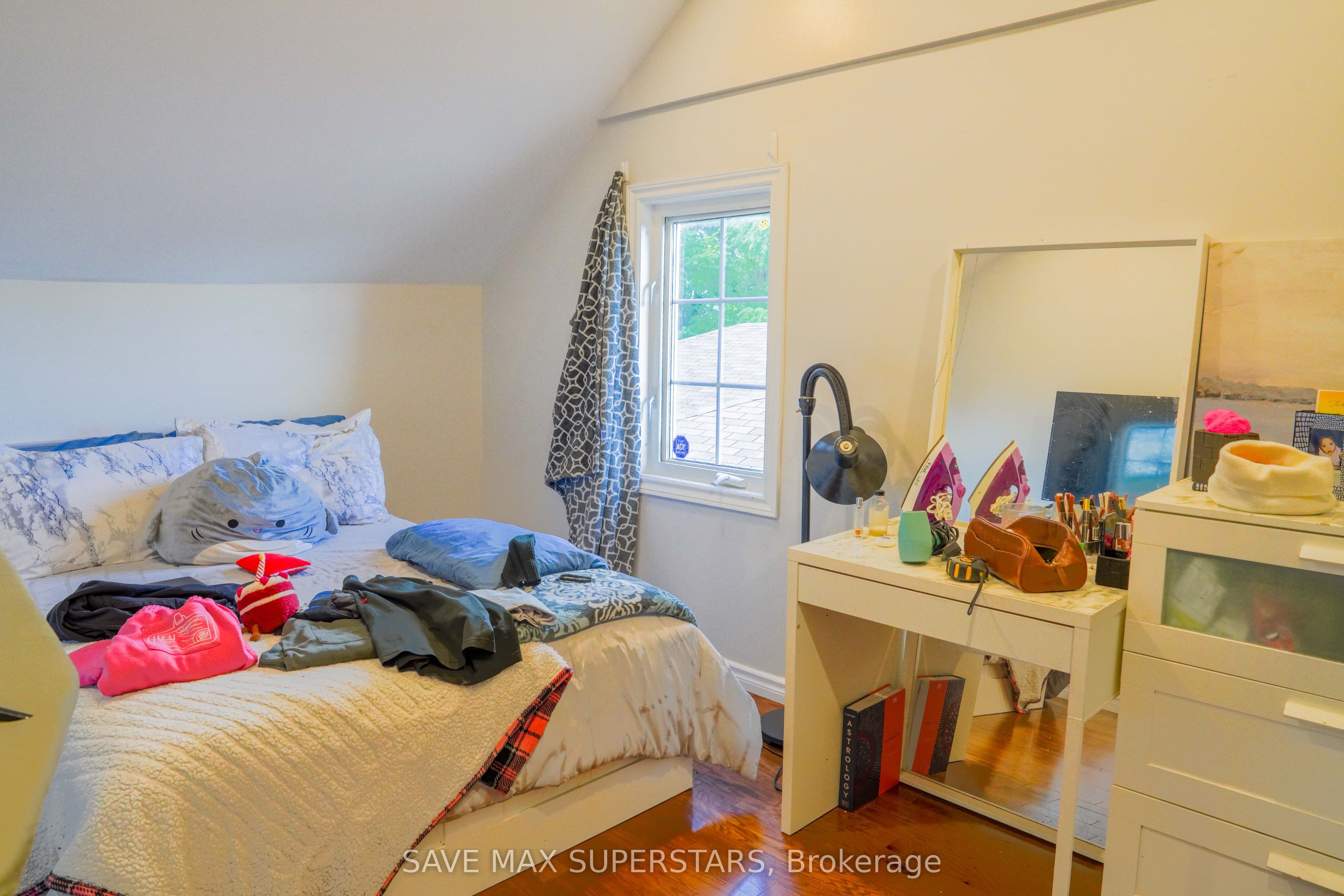 93 John Street E Property Photo 26