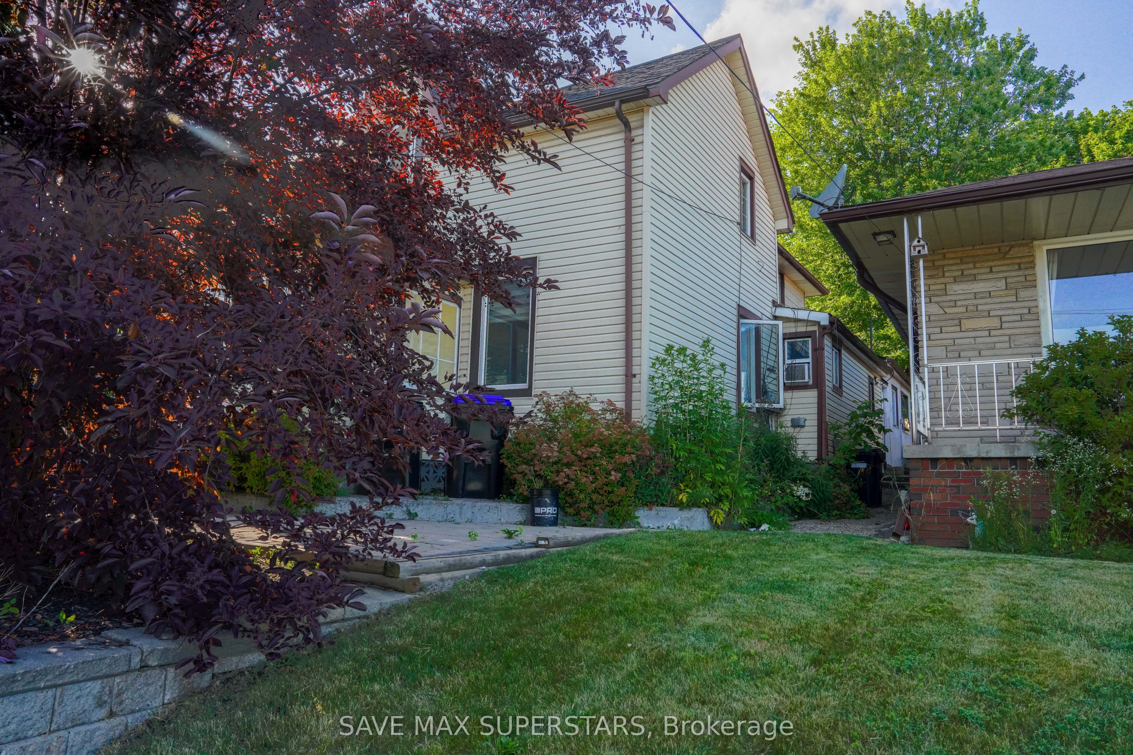 93 John Street E Property Photo 45