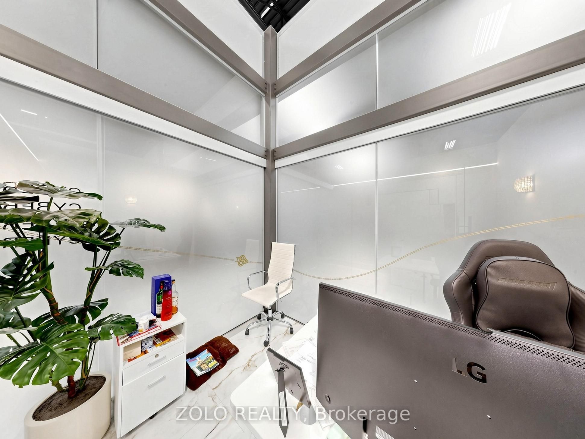 7250 Keele Street B (326) Property Photo 15