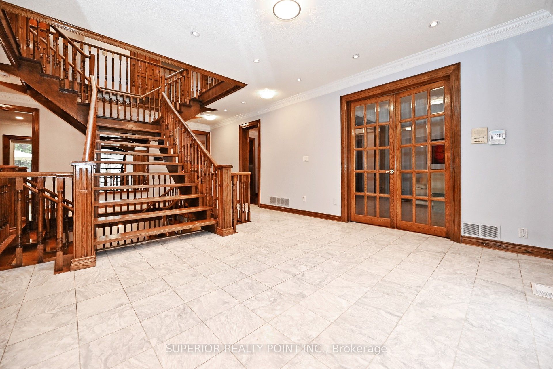 186 Oxford Street Property Photo 4