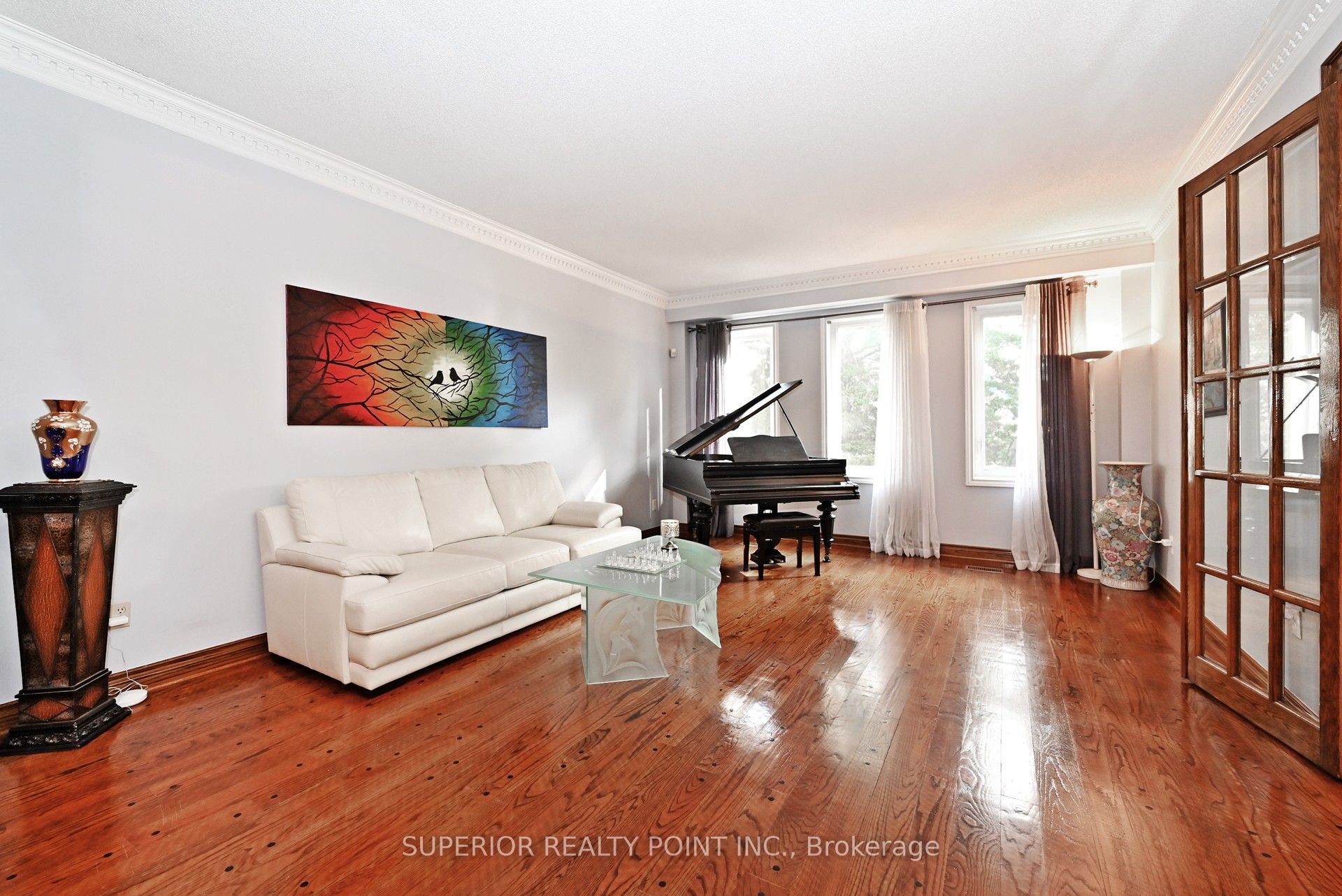 186 Oxford Street Property Photo 5