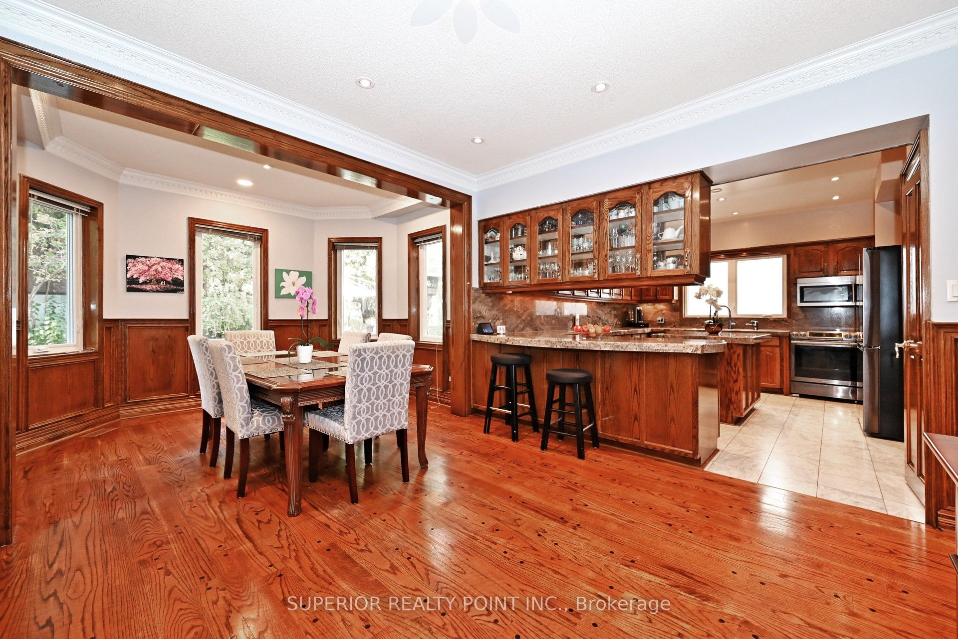 186 Oxford Street Property Photo 11
