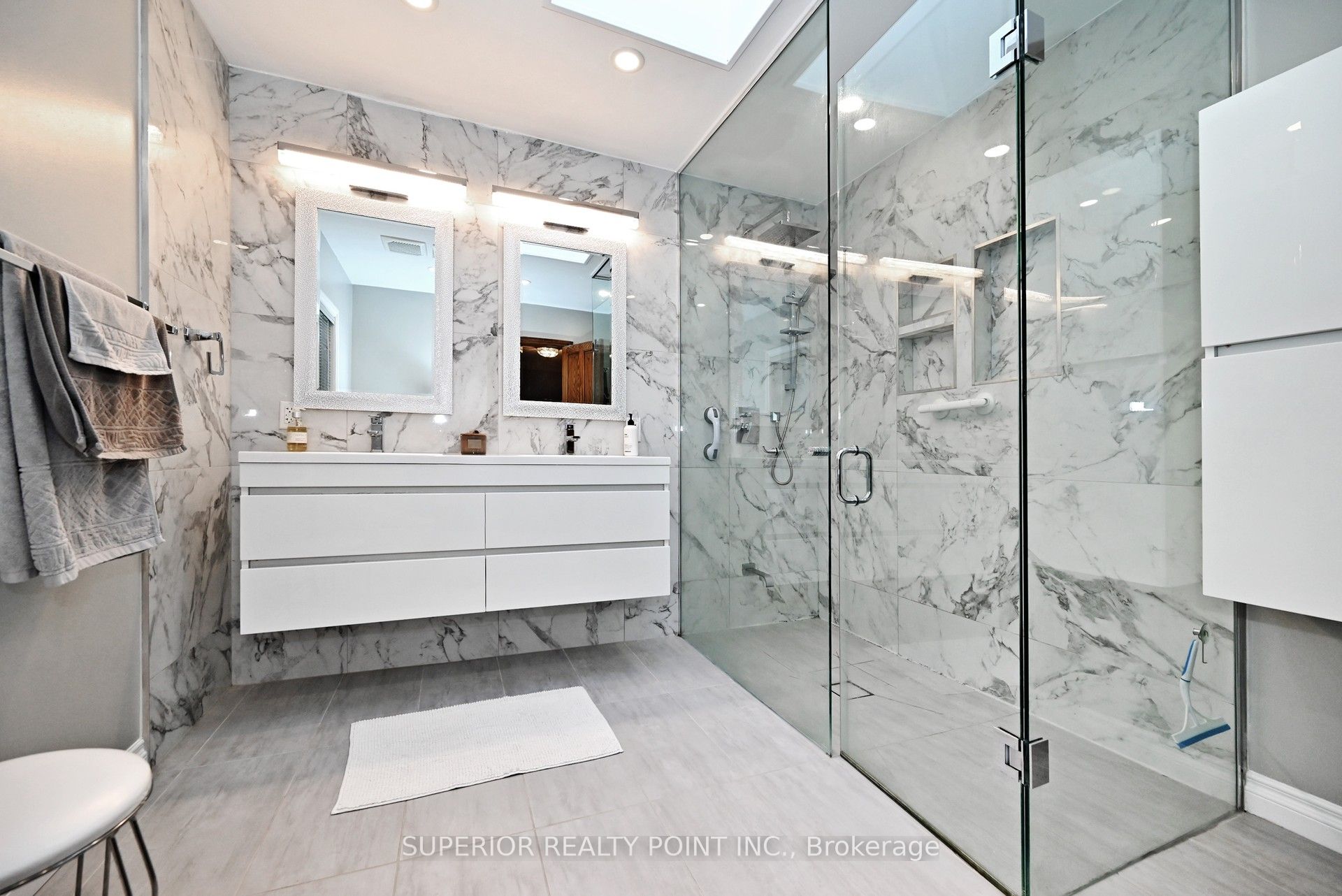 186 Oxford Street Property Photo 27