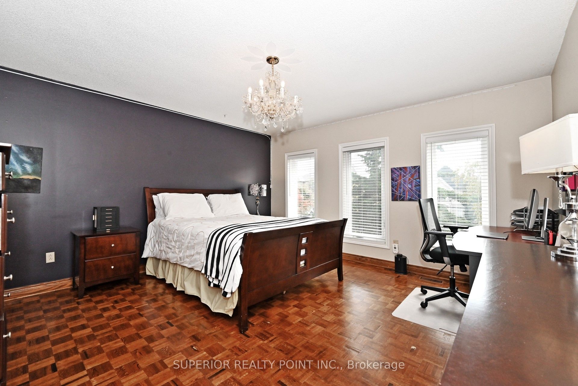 186 Oxford Street Property Photo 31