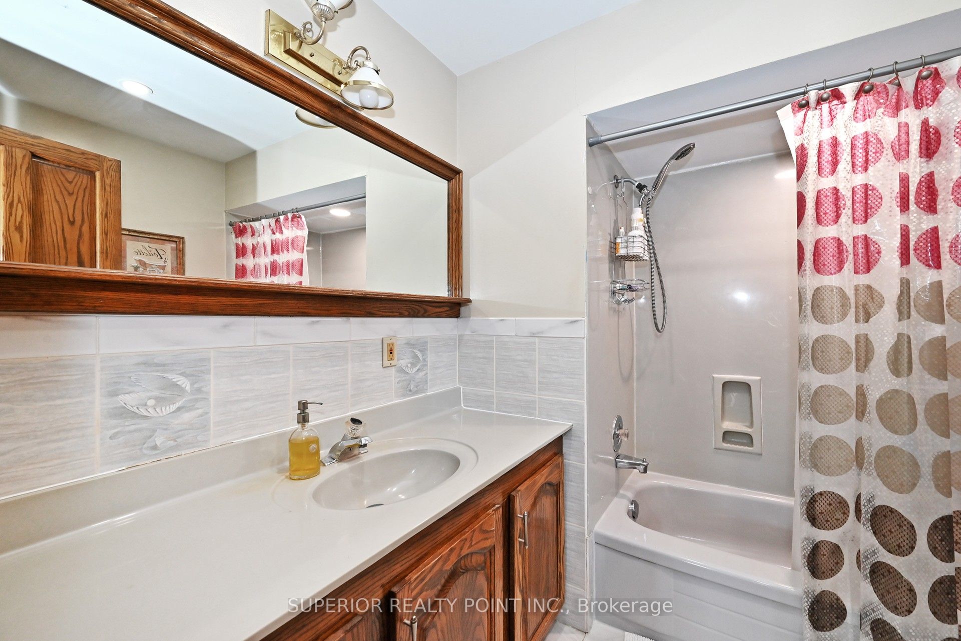 186 Oxford Street Property Photo 32