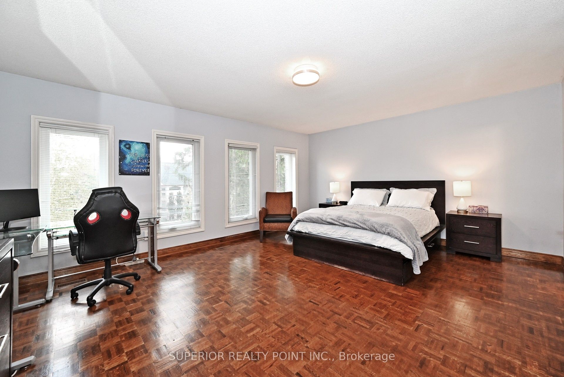 186 Oxford Street Property Photo 33