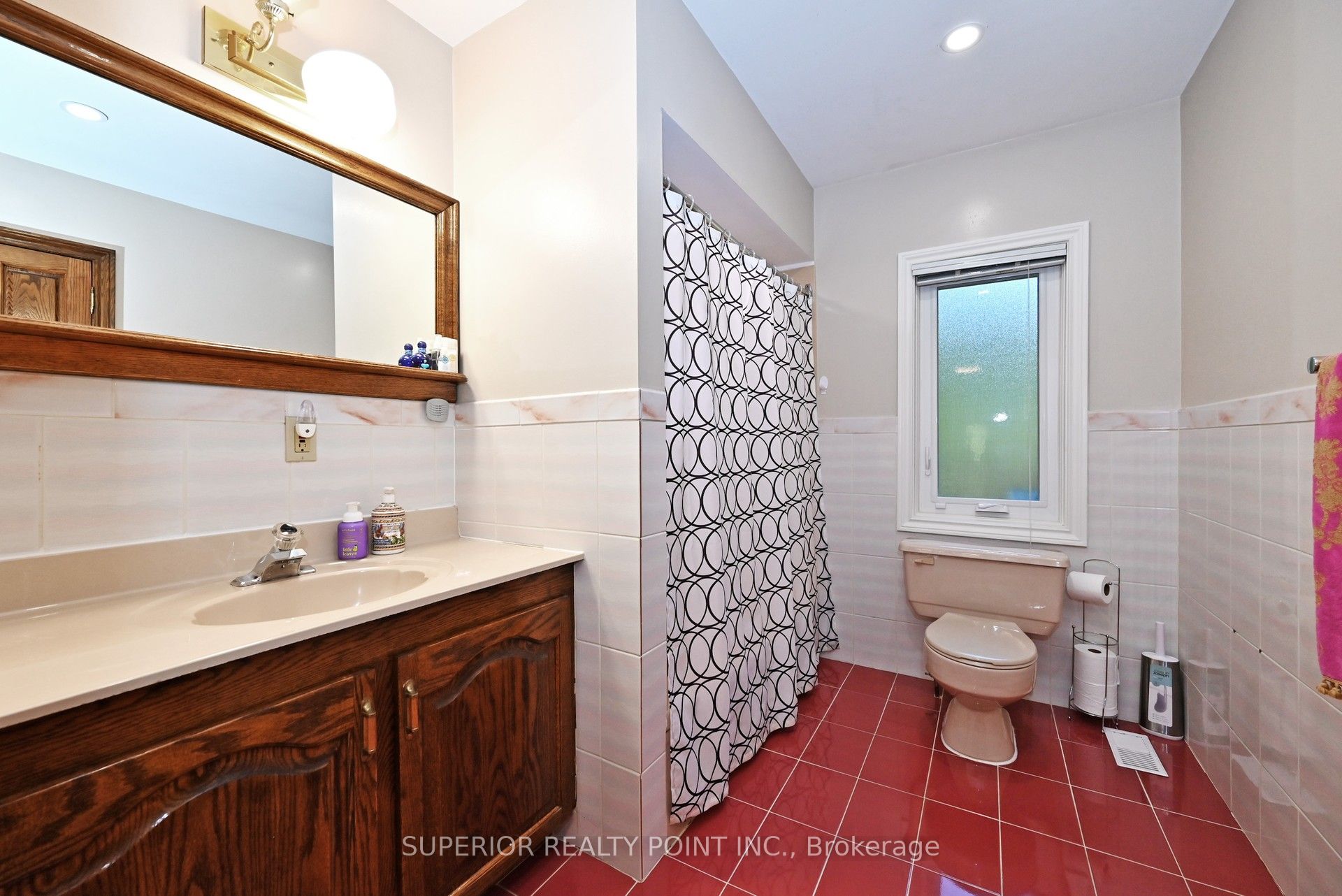 186 Oxford Street Property Photo 35