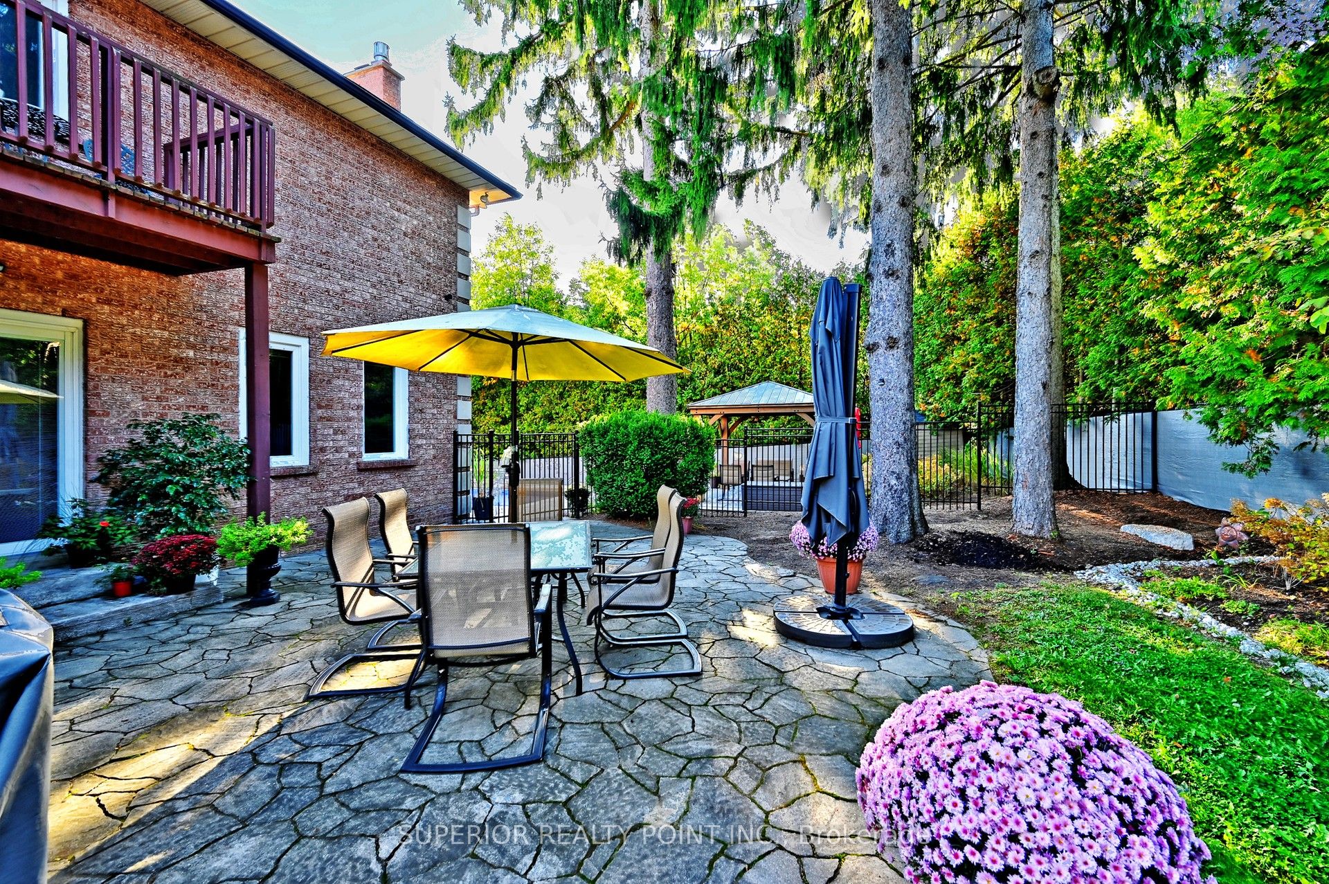 186 Oxford Street Property Photo 44