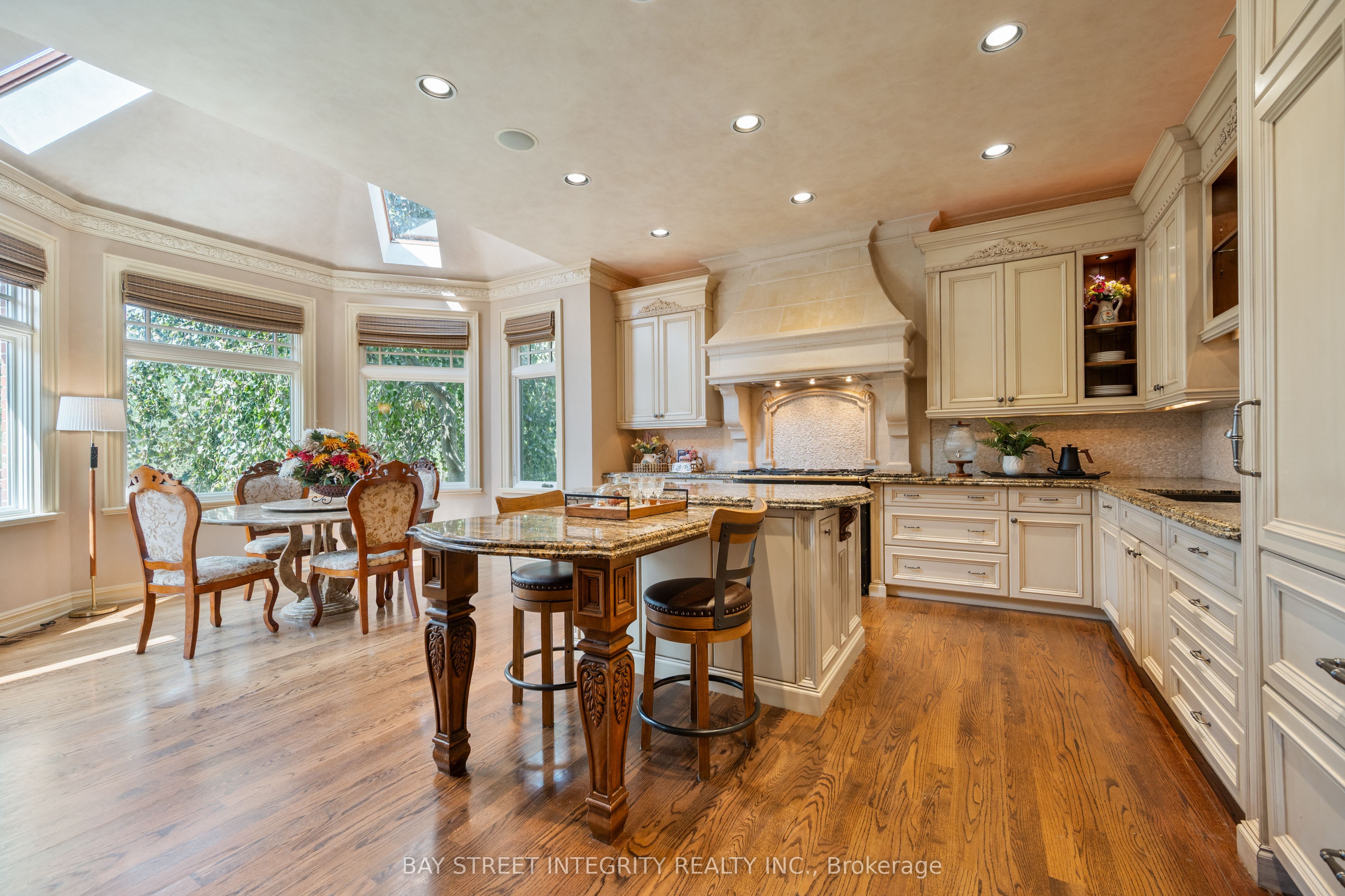 12 Alm Court Property Photo 9