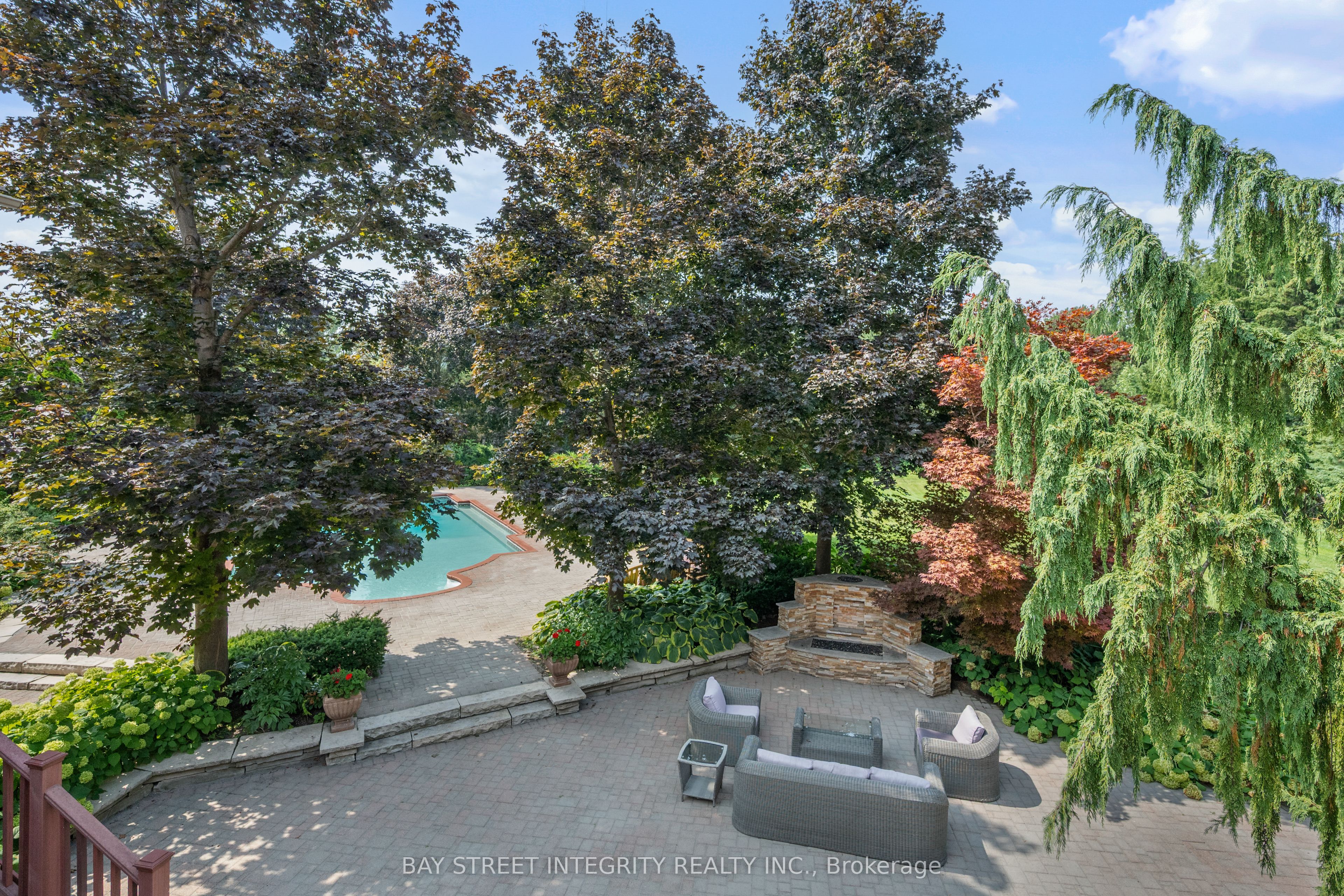 12 Alm Court Property Photo 33