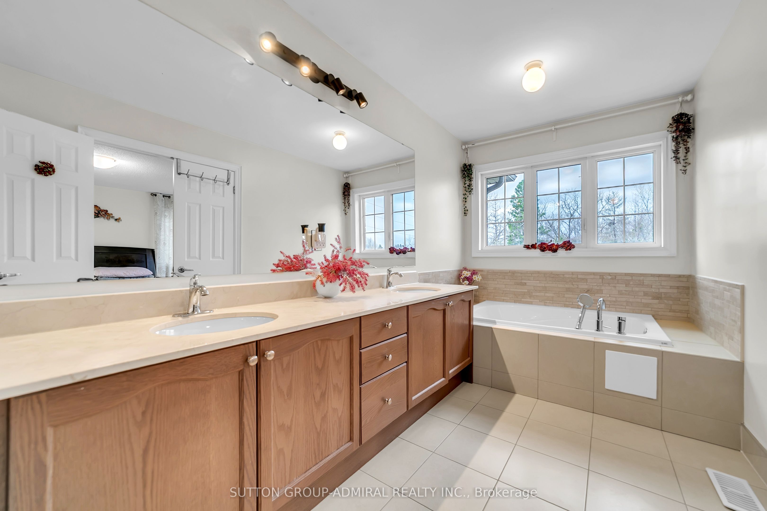 7 Gamble Glen Crescent Property Photo 19
