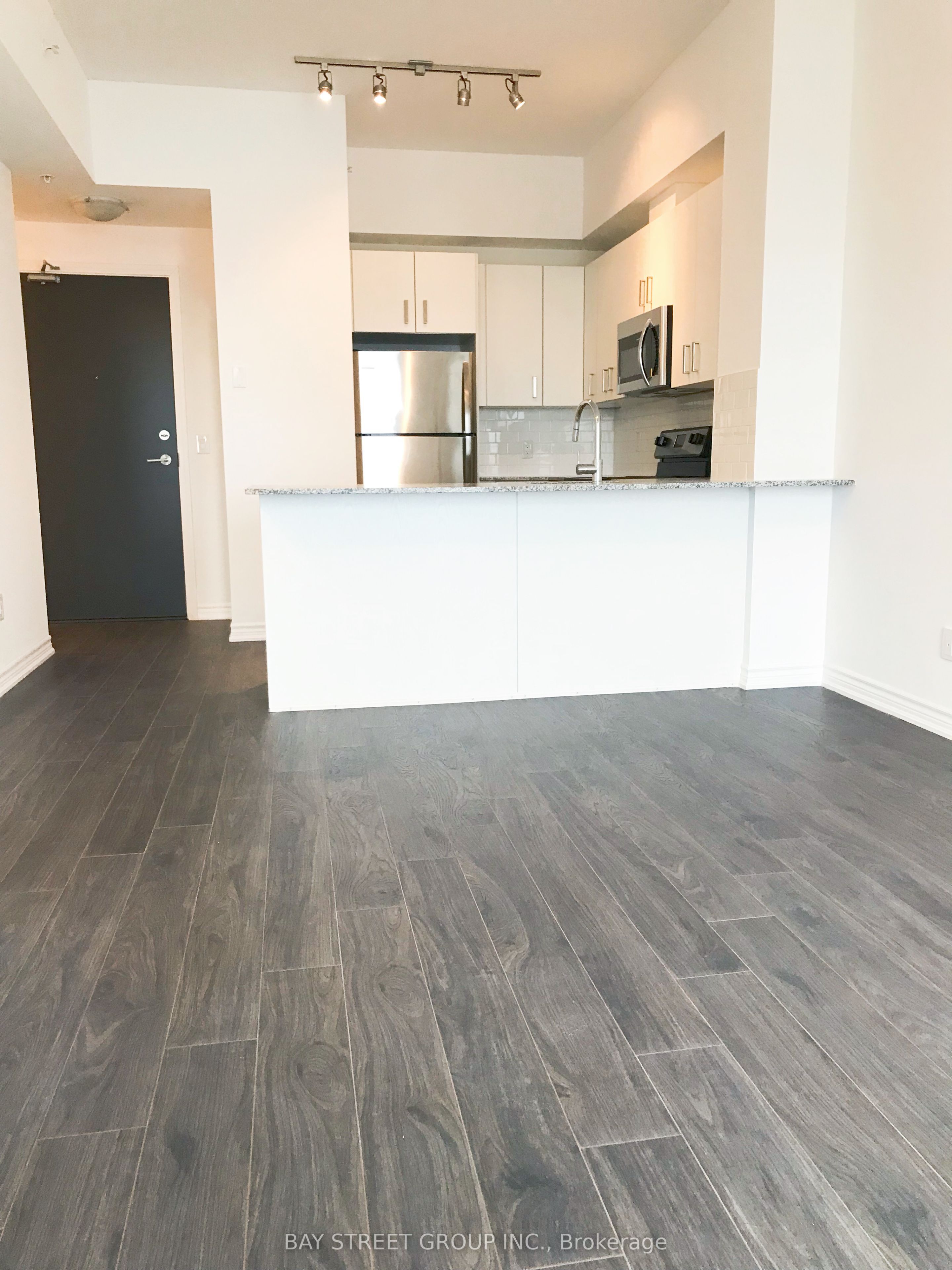 11611 Yonge Street 512 Property Photo 2