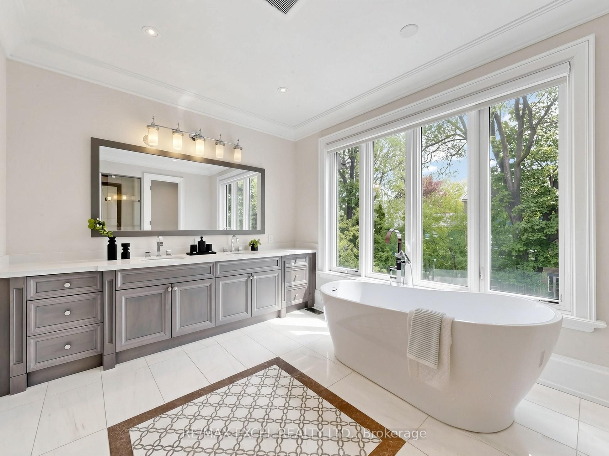 64 Summerfeldt Crescent Property Photo 28