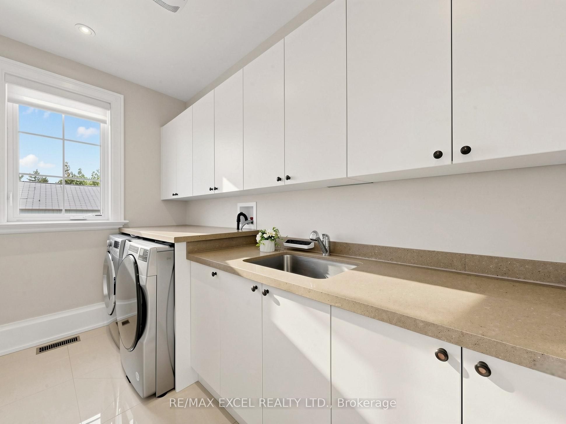 64 Summerfeldt Crescent Property Photo 40
