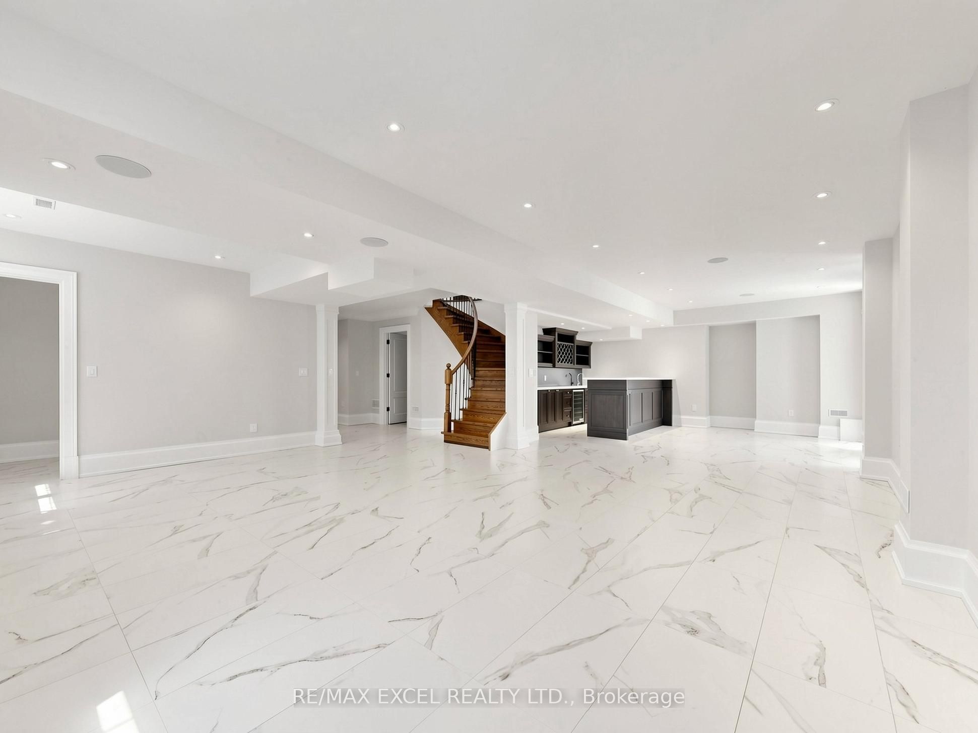 64 Summerfeldt Crescent Property Photo 42