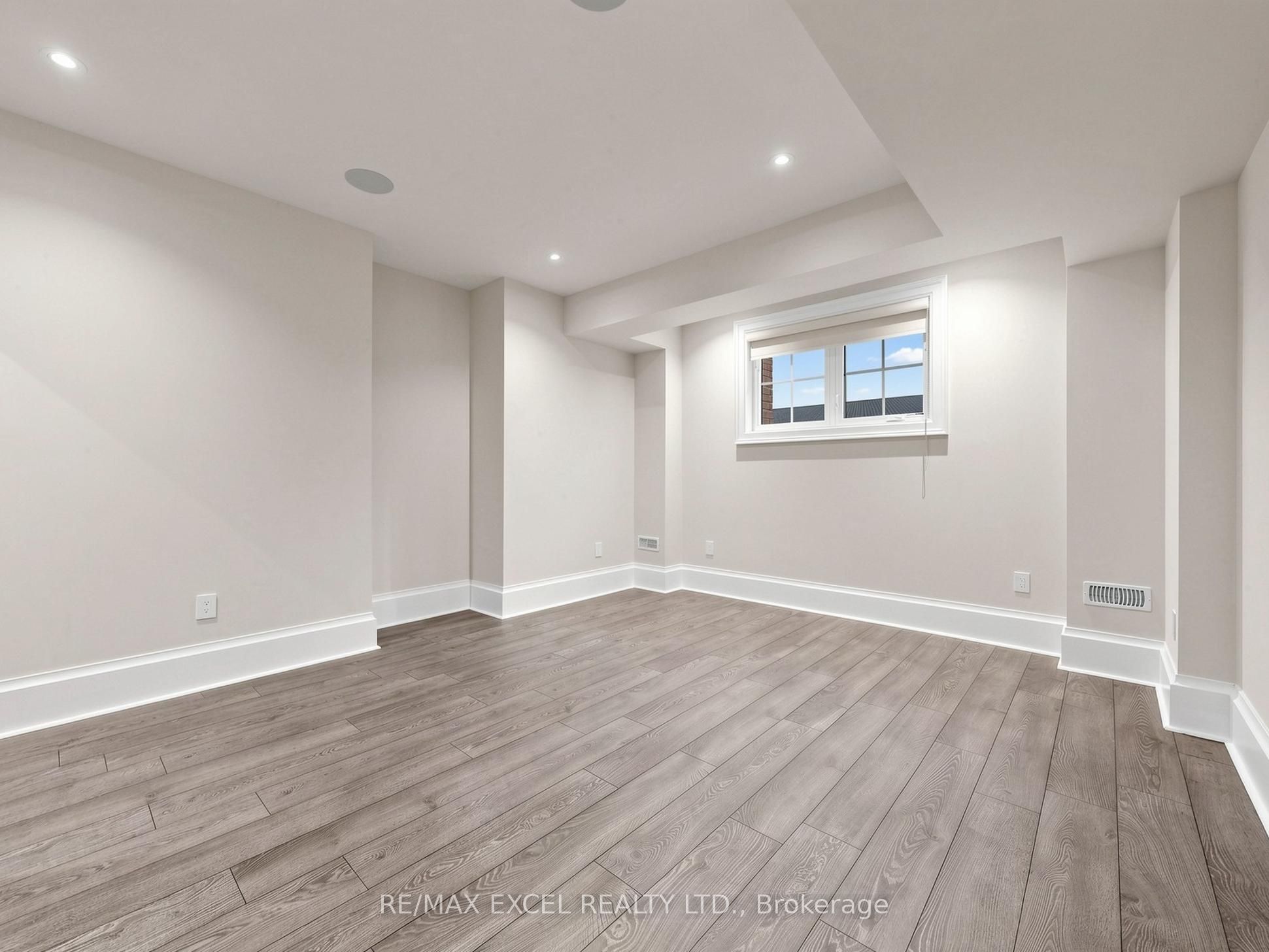 64 Summerfeldt Crescent Property Photo 45