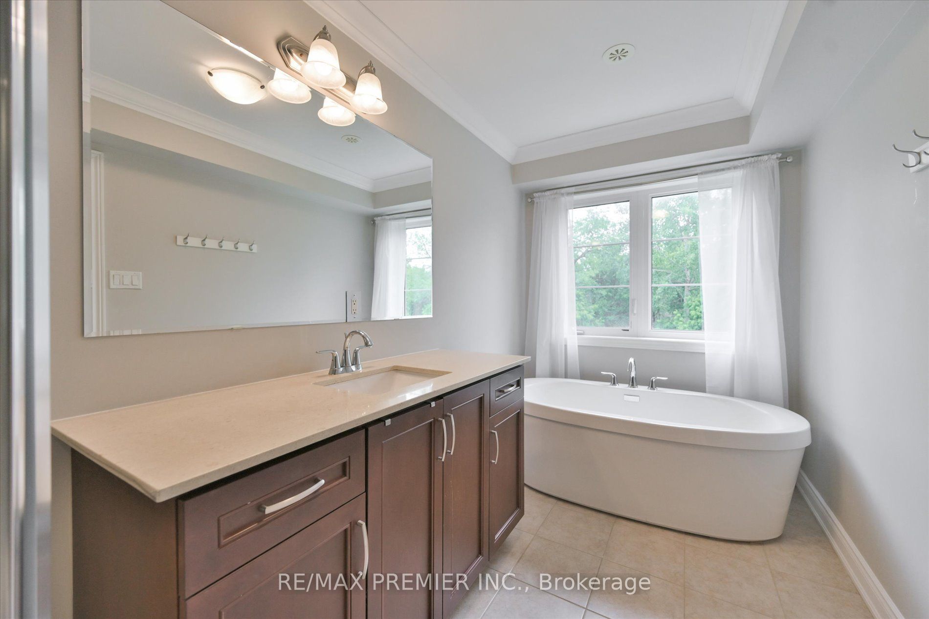 1331 Major Mackenzie Drive 114 Property Photo 18