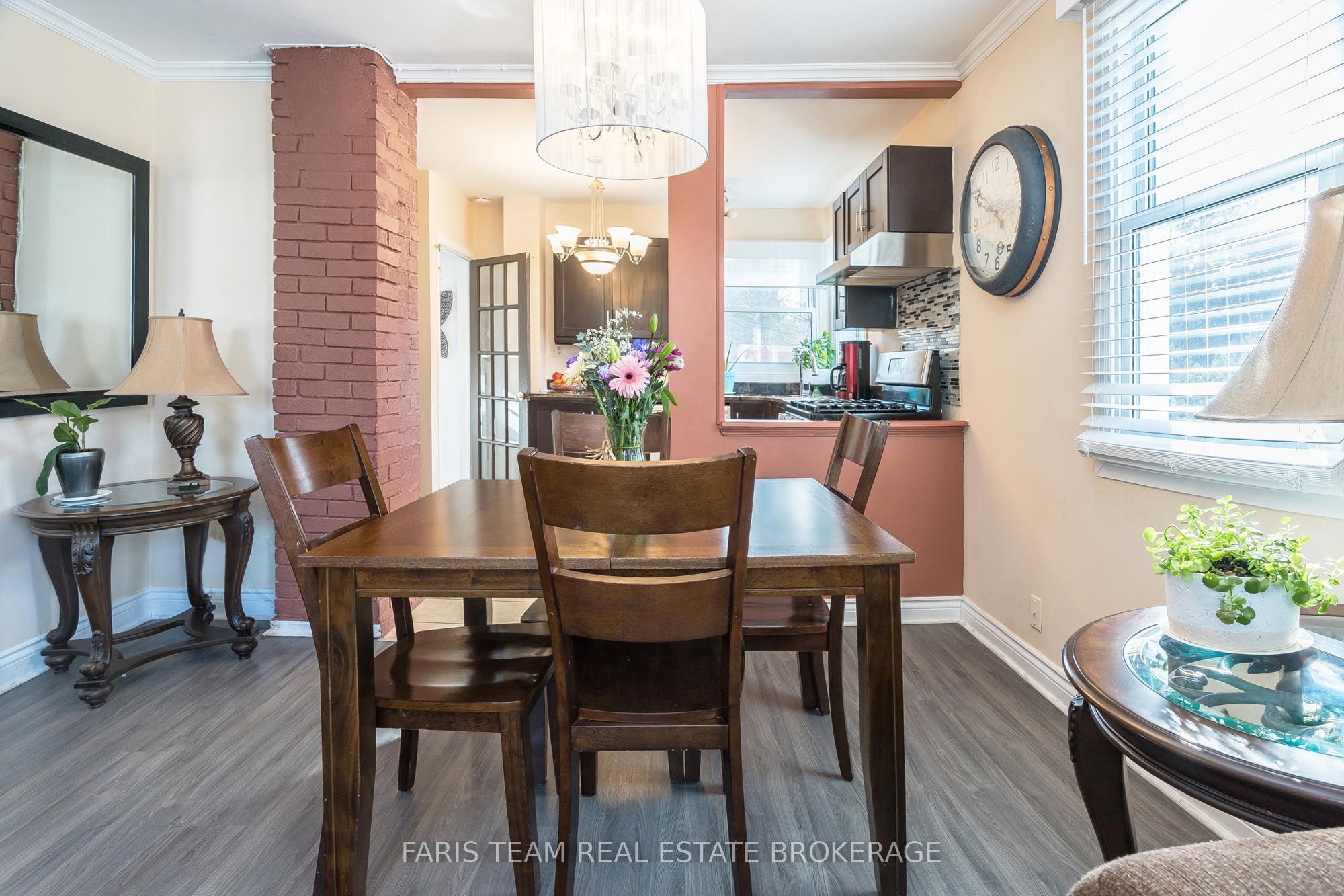 2083 Lilac Drive Property Photo 8