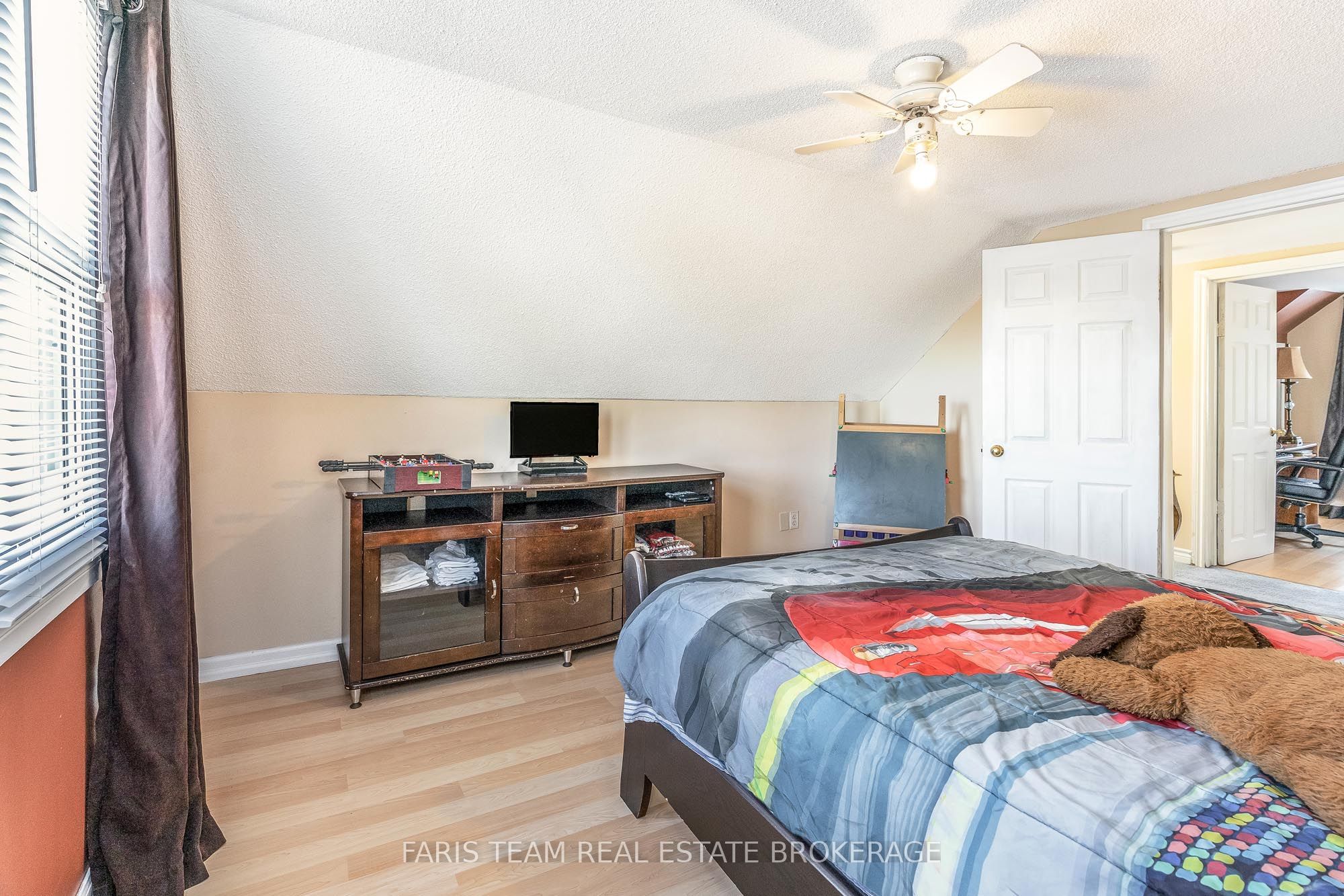 2083 Lilac Drive Property Photo 15