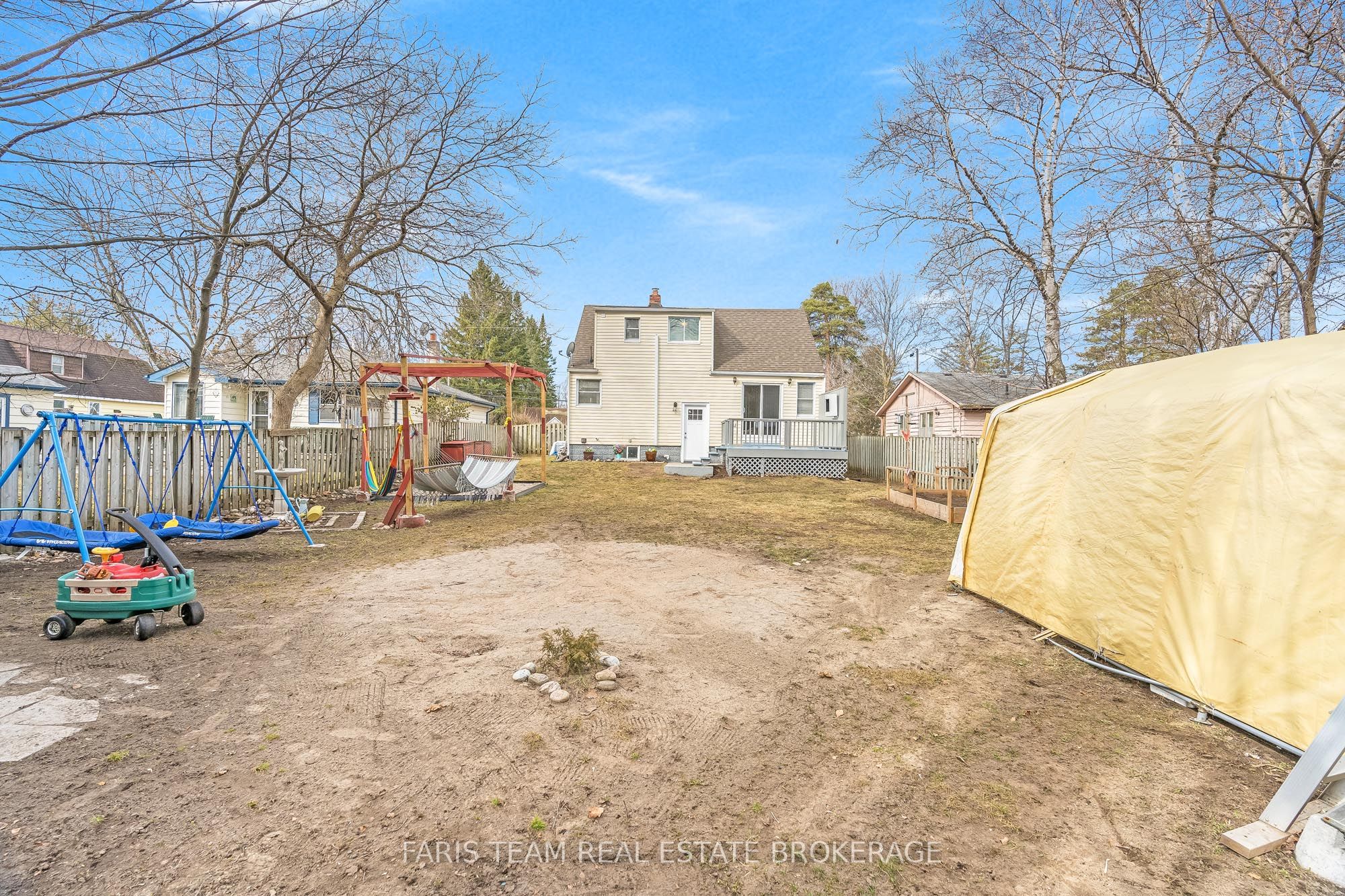 2083 Lilac Drive Property Photo 24