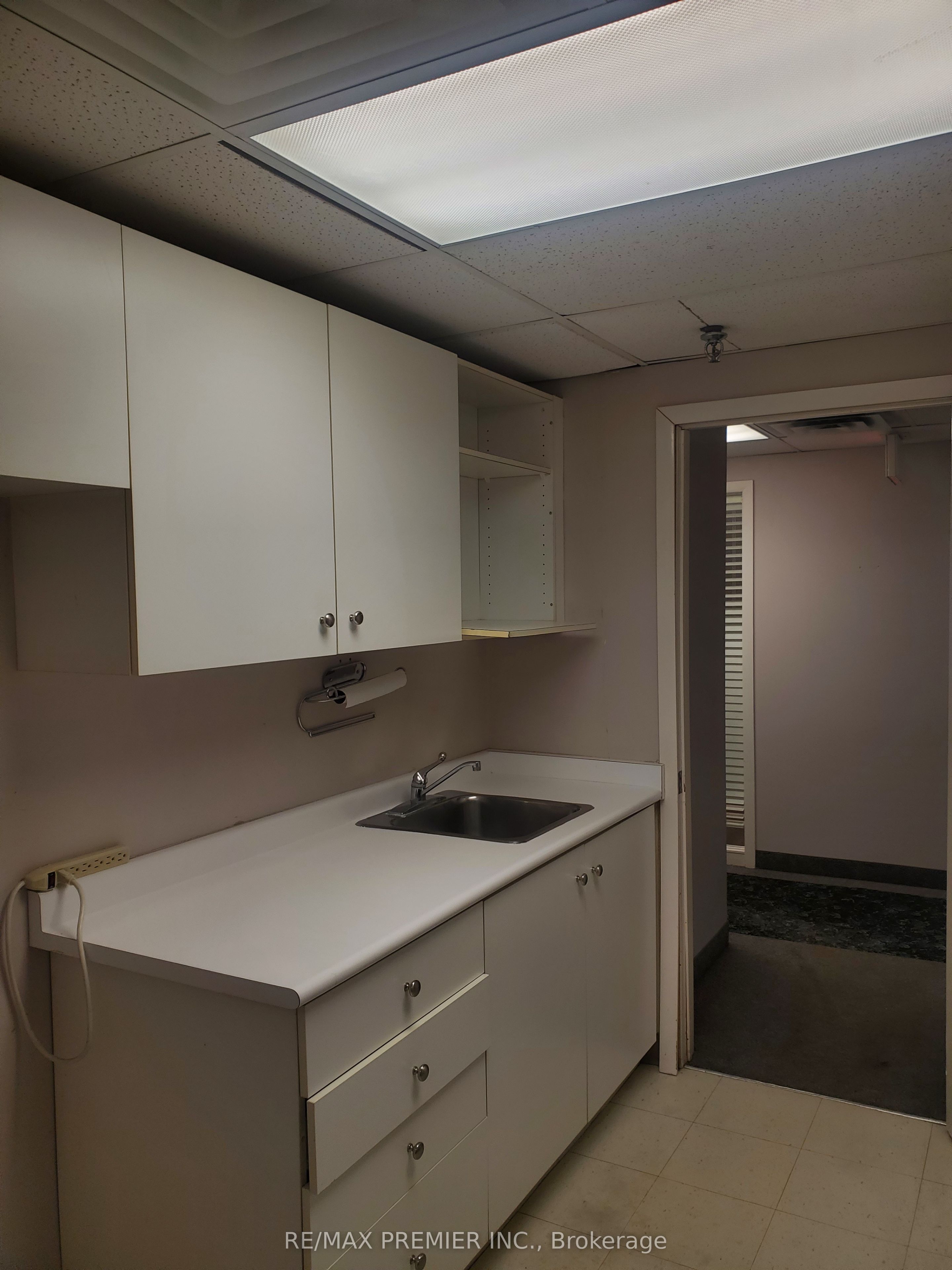 7330 Yonge Street 105 Property Photo 6