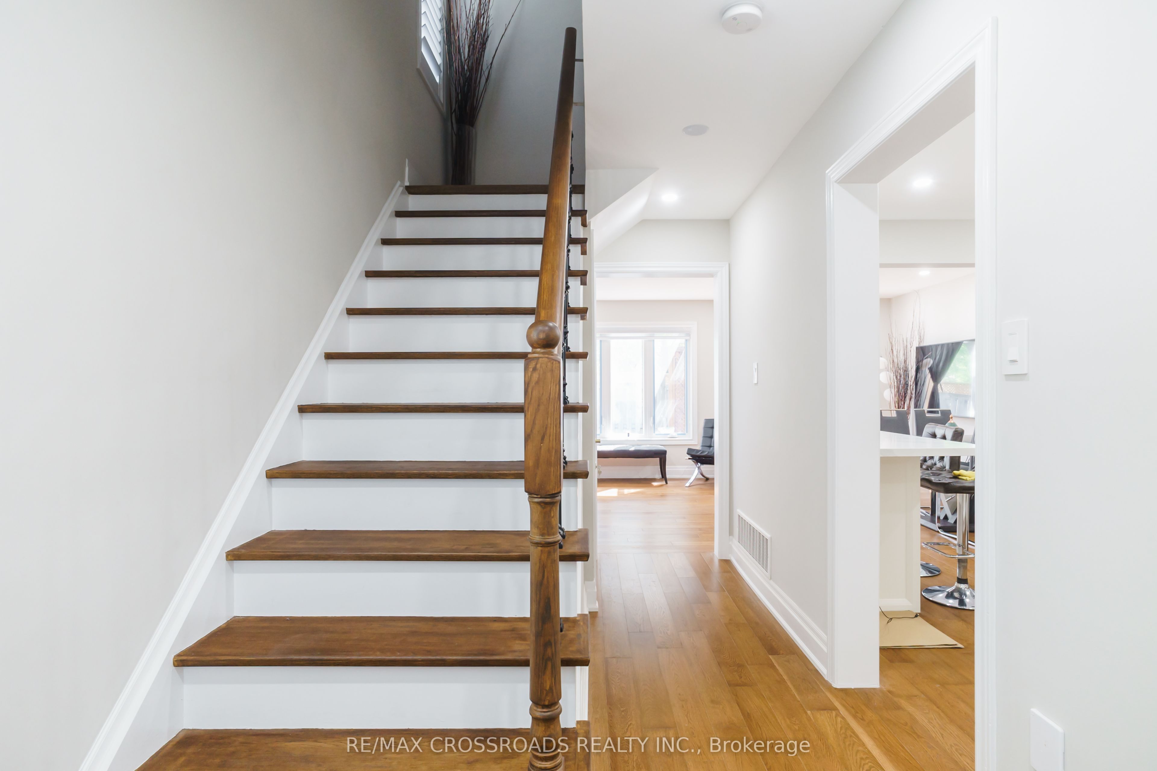 50 Widdifield Avenue Property Photo 3