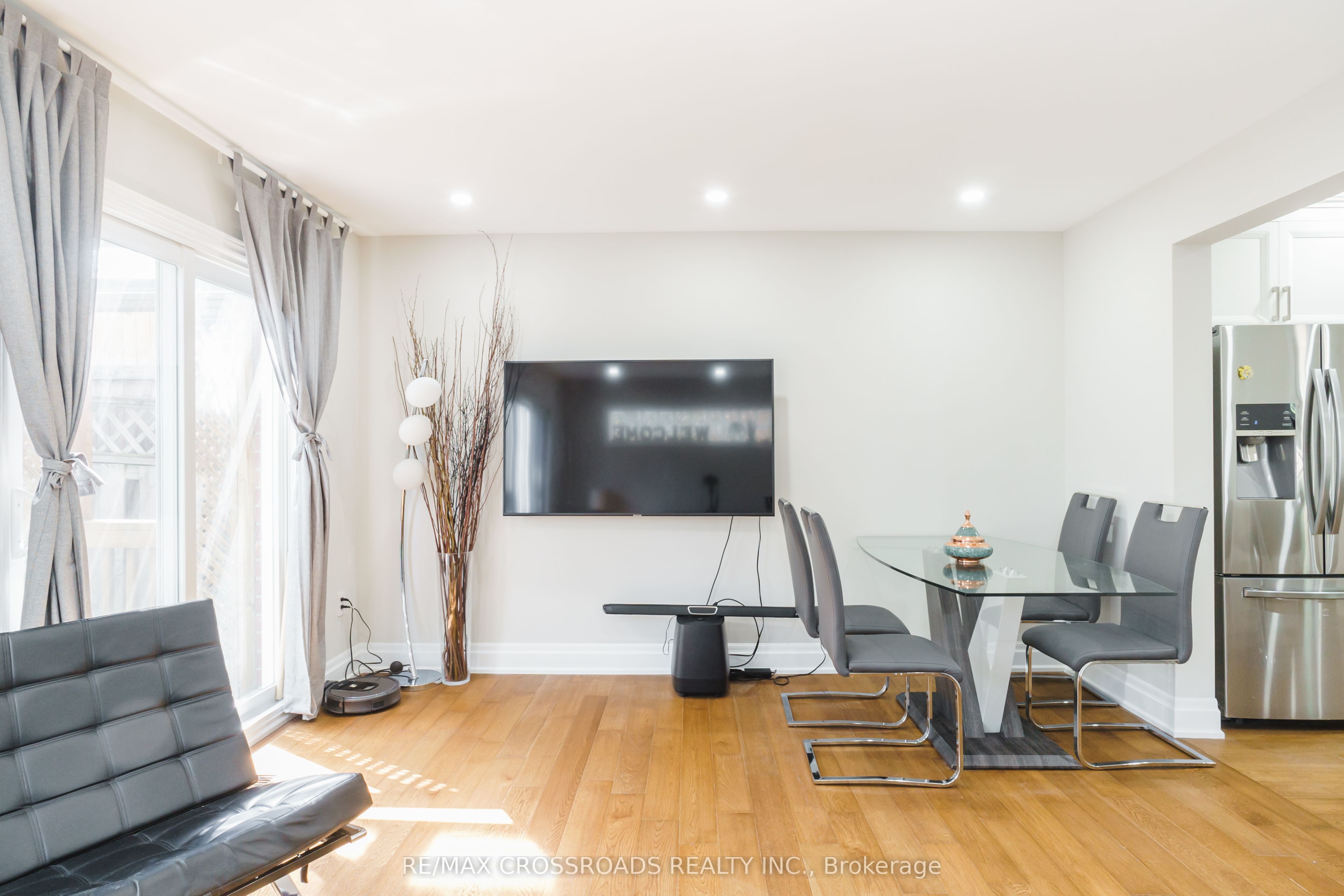 50 Widdifield Avenue Property Photo 7