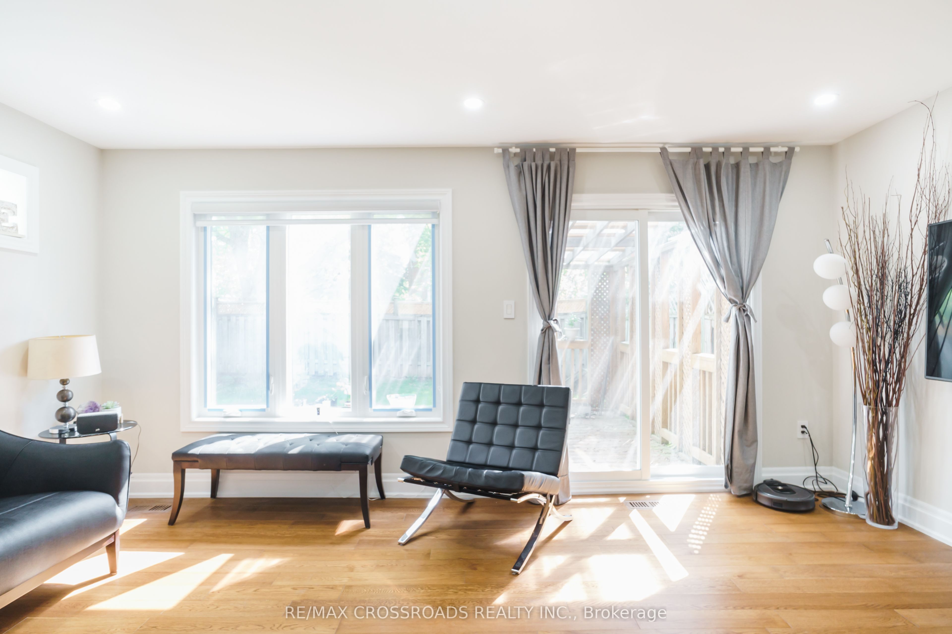 50 Widdifield Avenue Property Photo 8