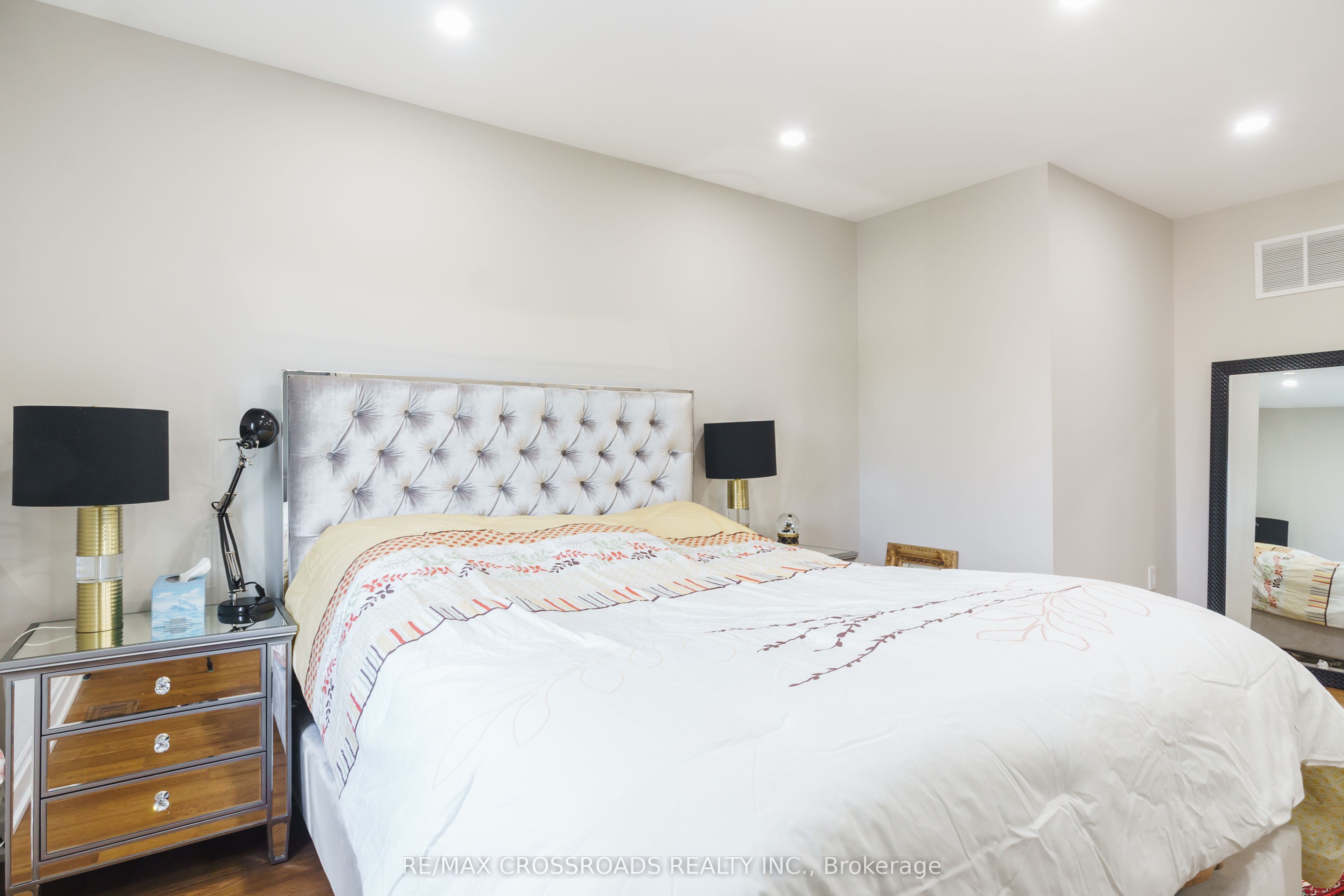 50 Widdifield Avenue Property Photo 10