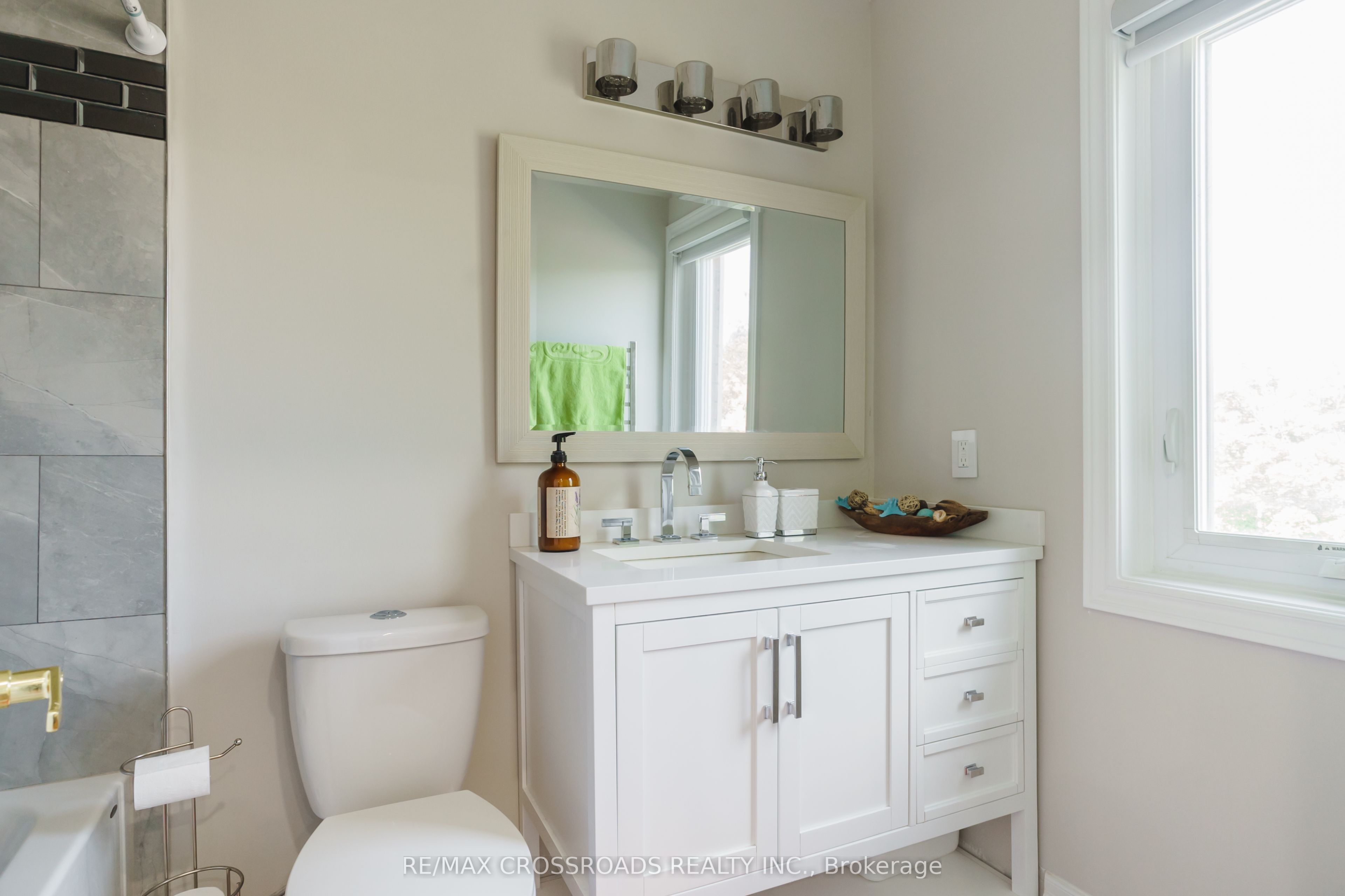 50 Widdifield Avenue Property Photo 13
