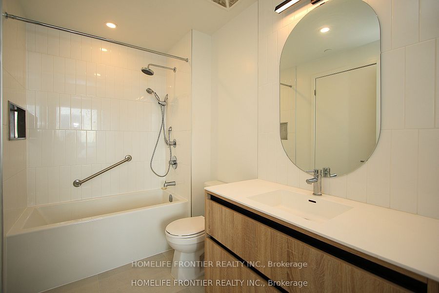 7950 Bathurst Street 2310 Property Photo 6