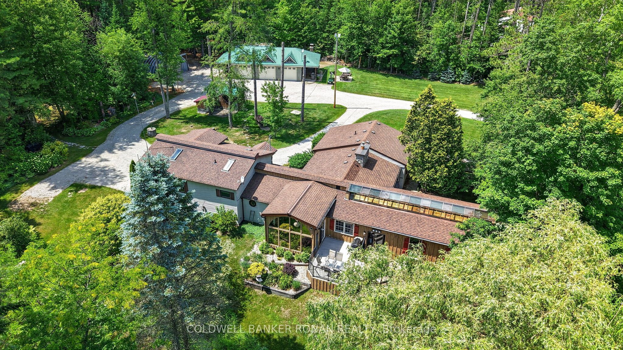 7616 5th Line Property Photo 1