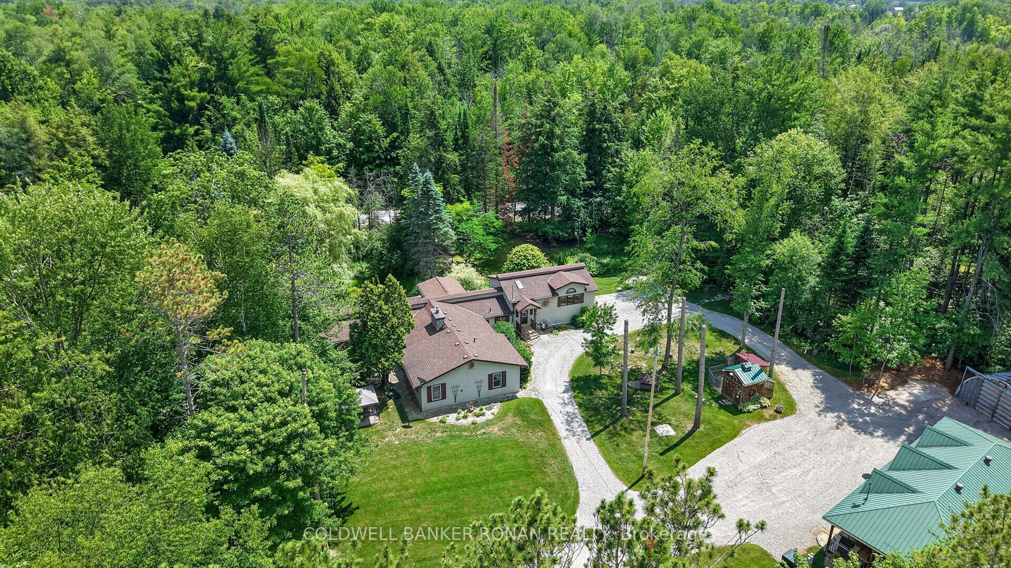 7616 5th Line Property Photo 4