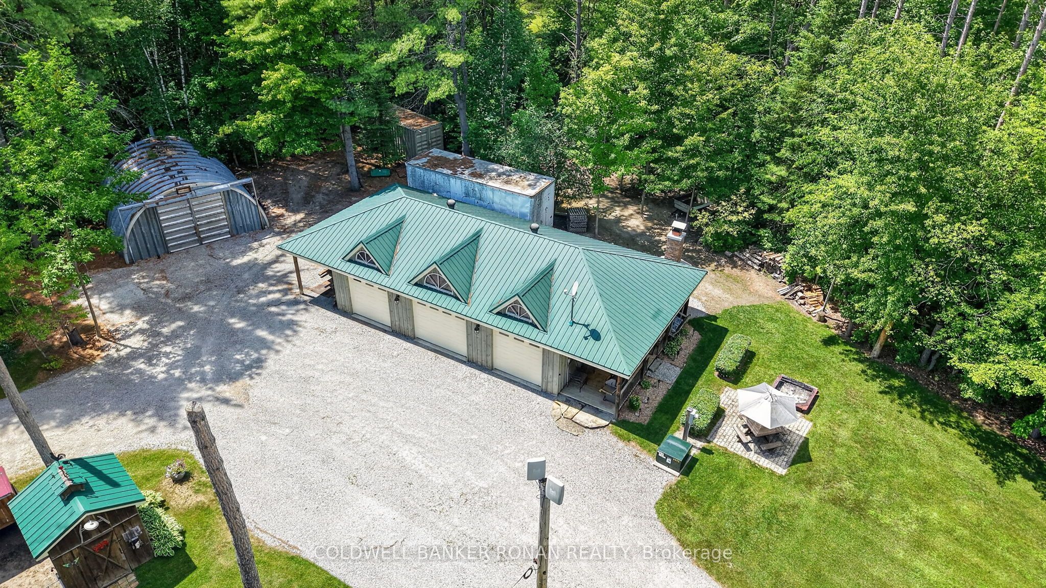 7616 5th Line Property Photo 5