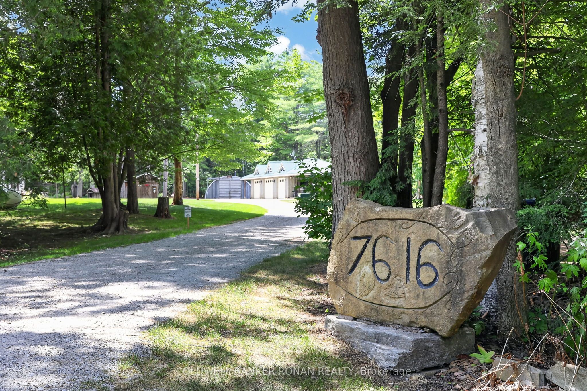 7616 5th Line Property Photo 6