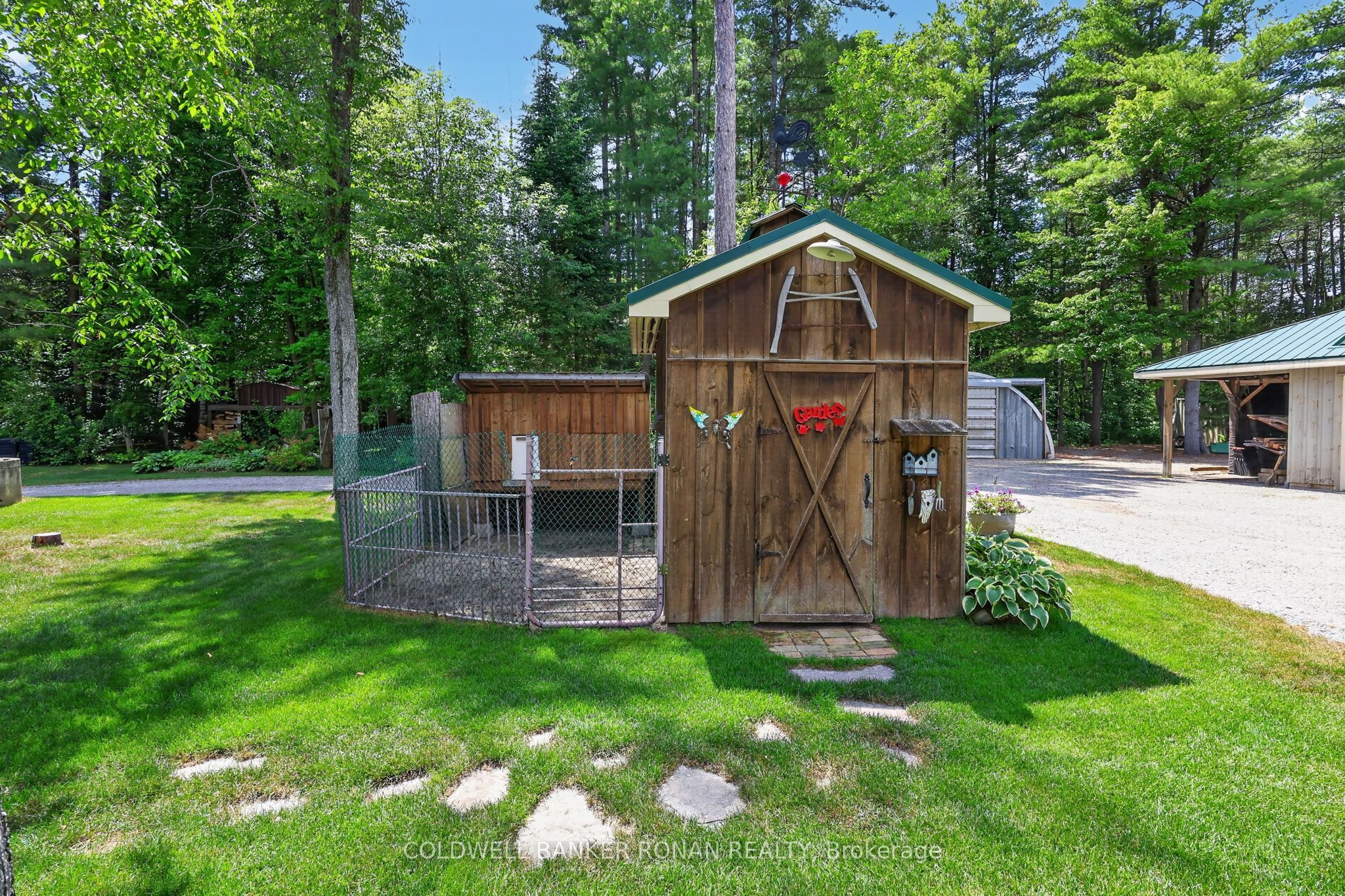 7616 5th Line Property Photo 12