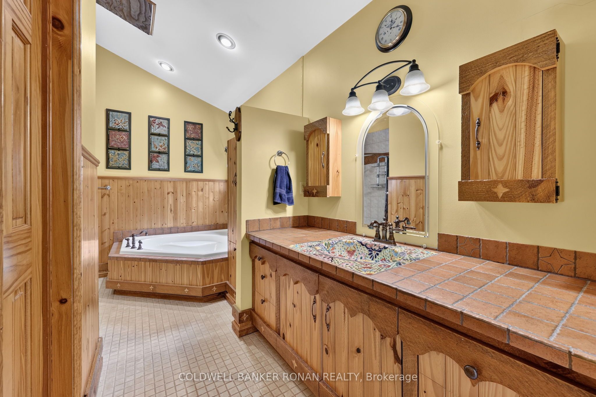 7616 5th Line Property Photo 31