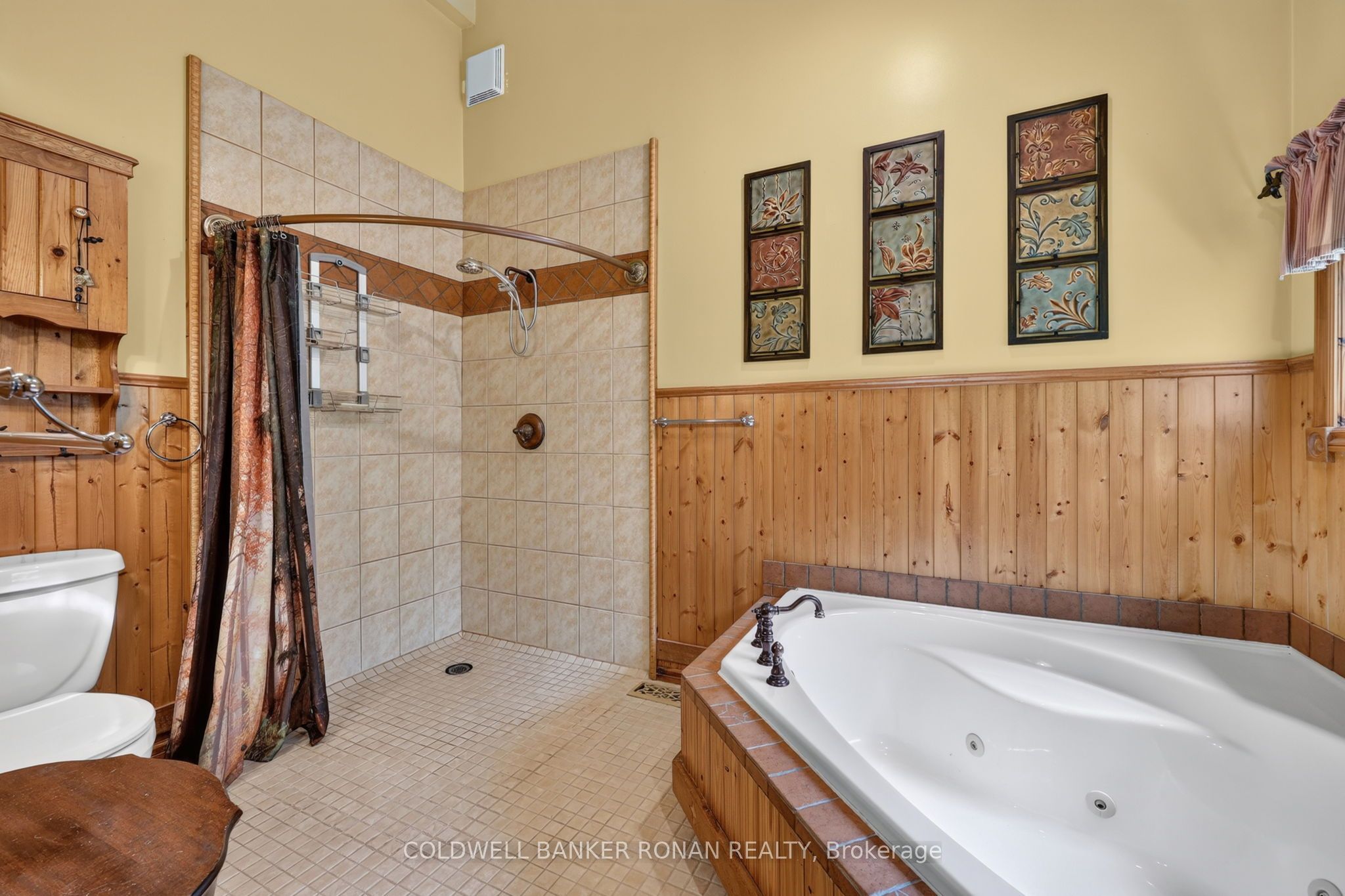 7616 5th Line Property Photo 32