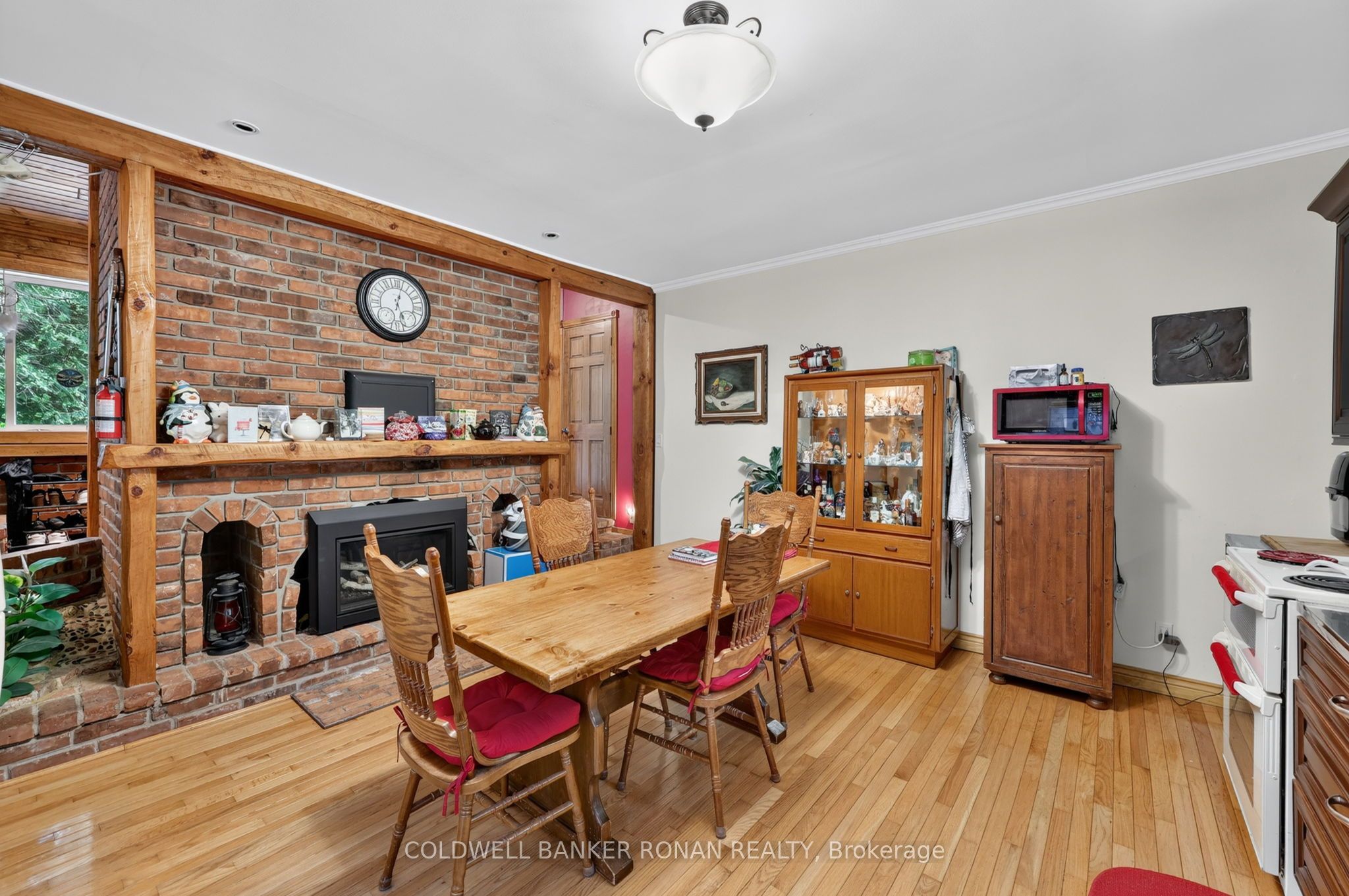 7616 5th Line Property Photo 42