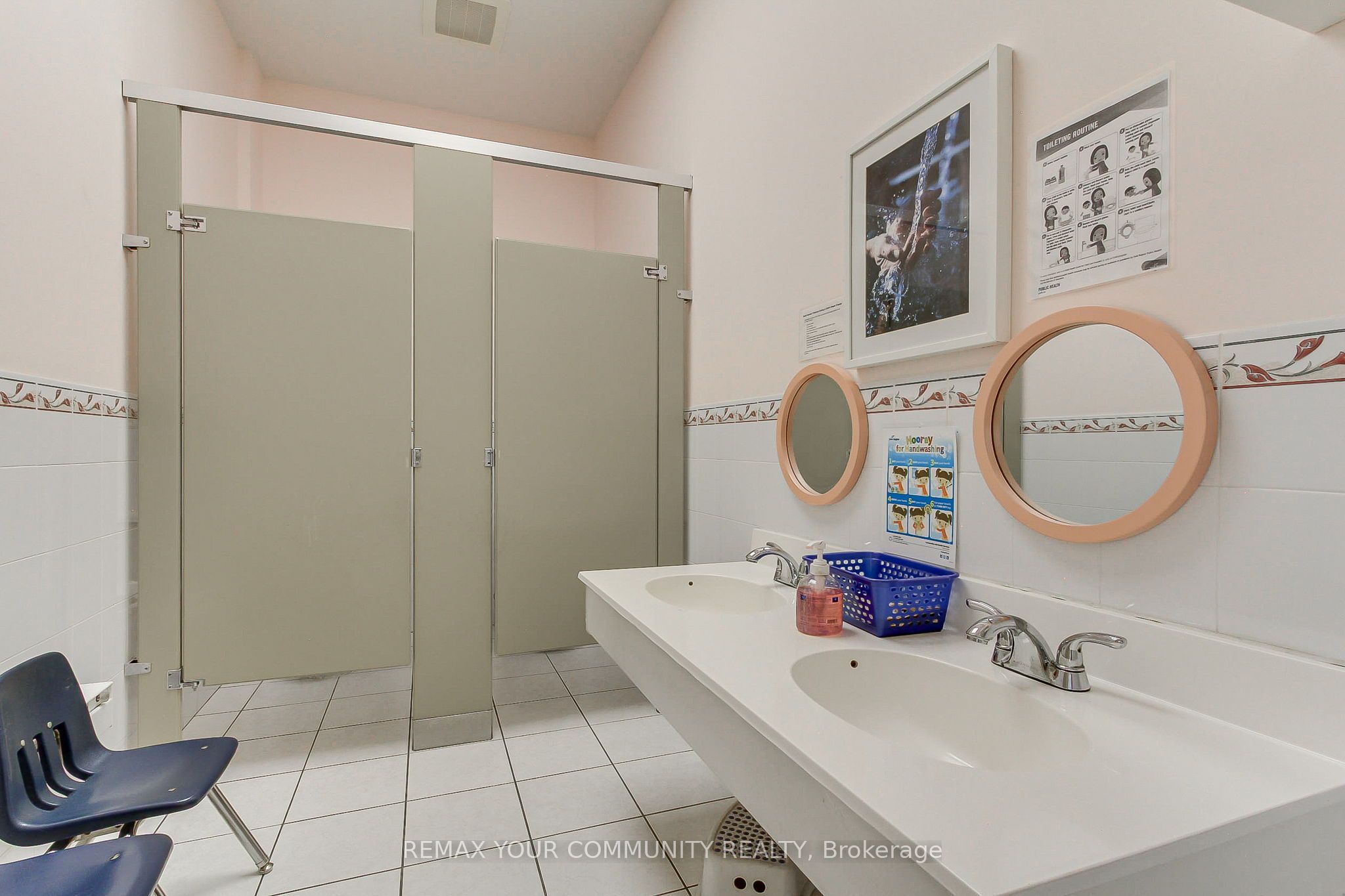 9921 Woodbine Avenue 206 Property Photo 13