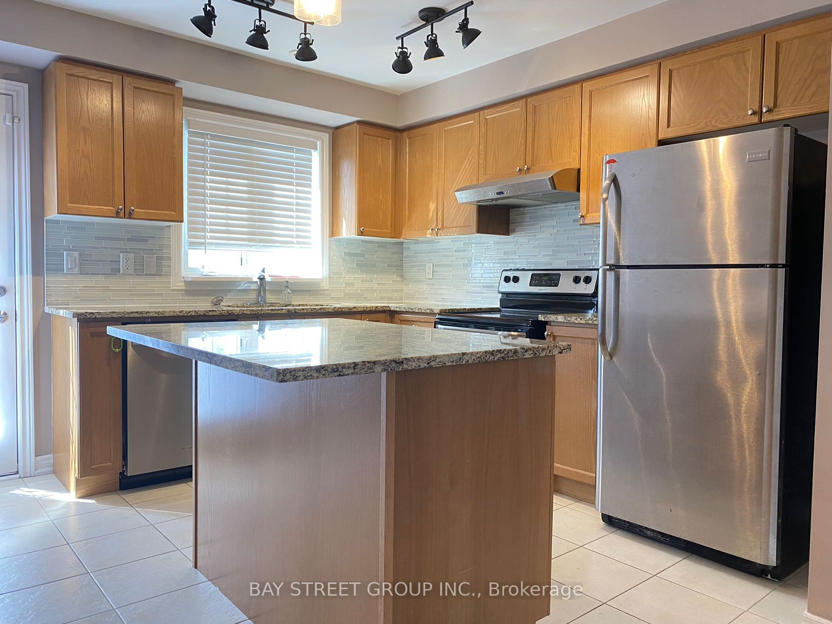 9996 Mccowan Road Property Photo 7