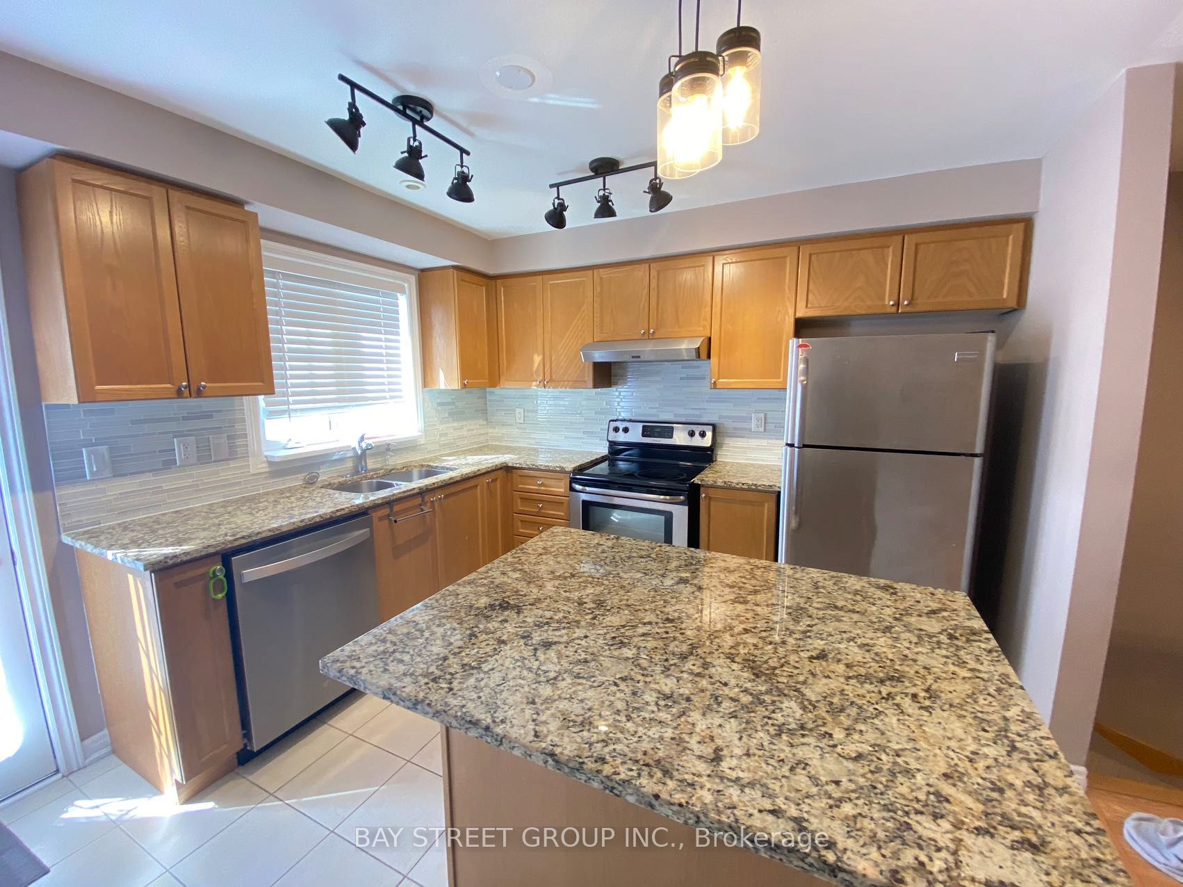 9996 Mccowan Road Property Photo 8