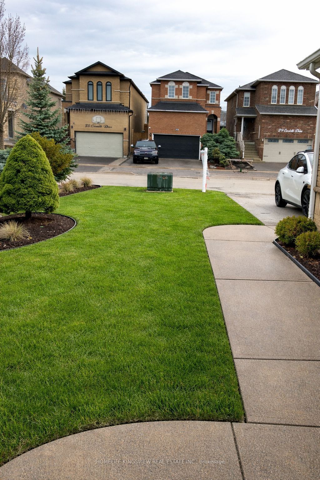 30 Condotti Drive Property Photo 2