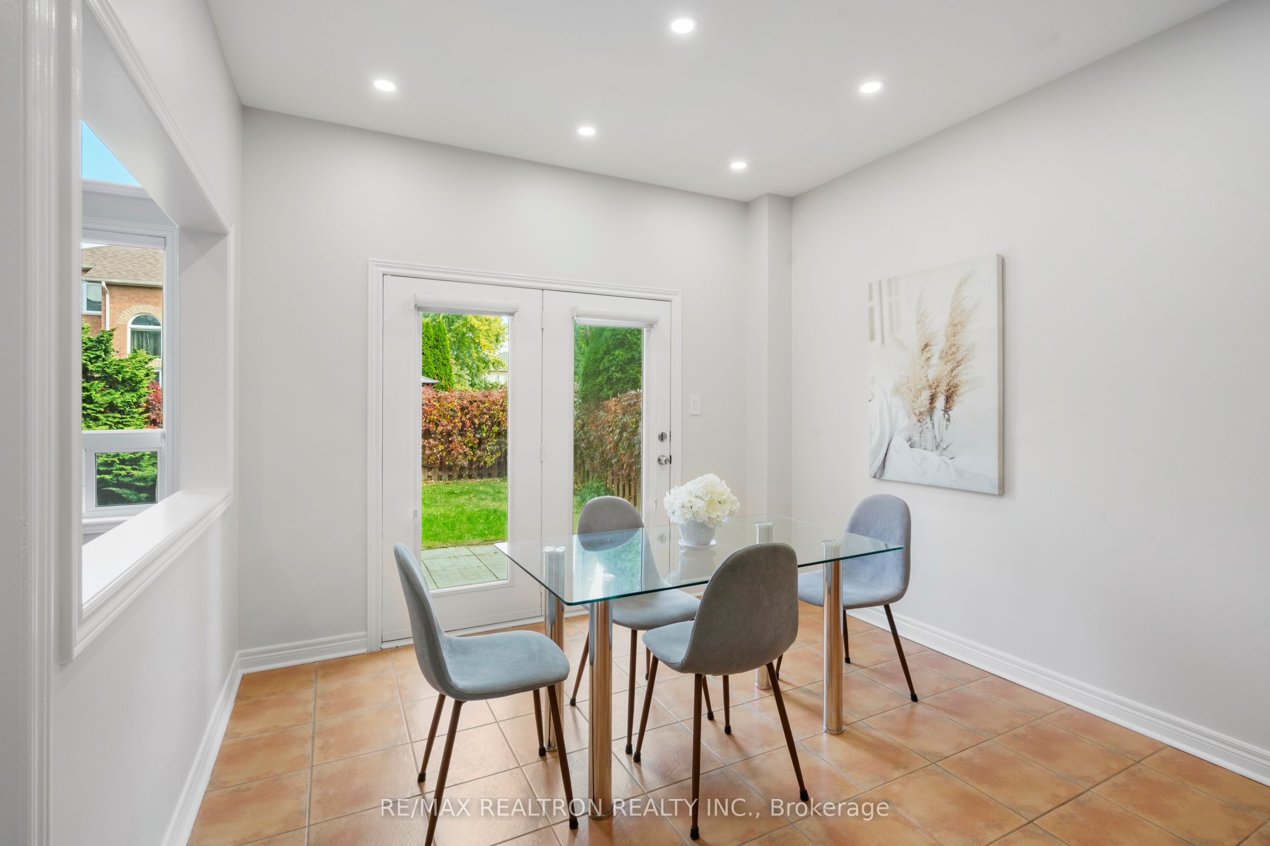 91 Gateway Drive Property Photo 15