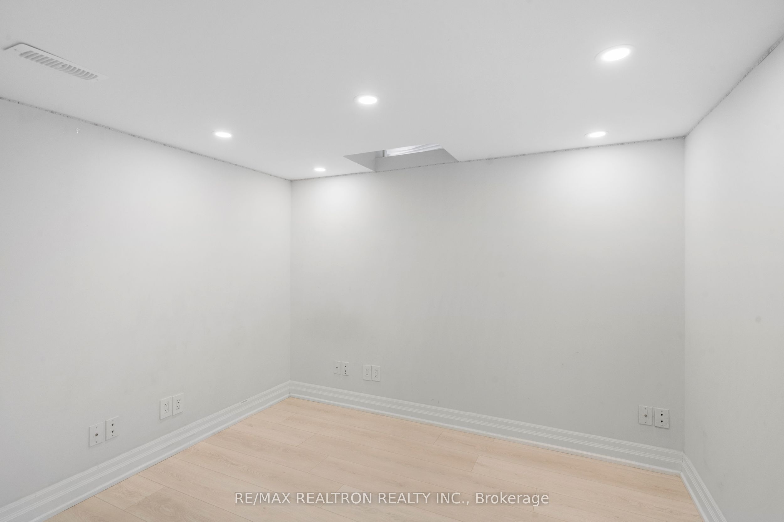 91 Gateway Drive Property Photo 37